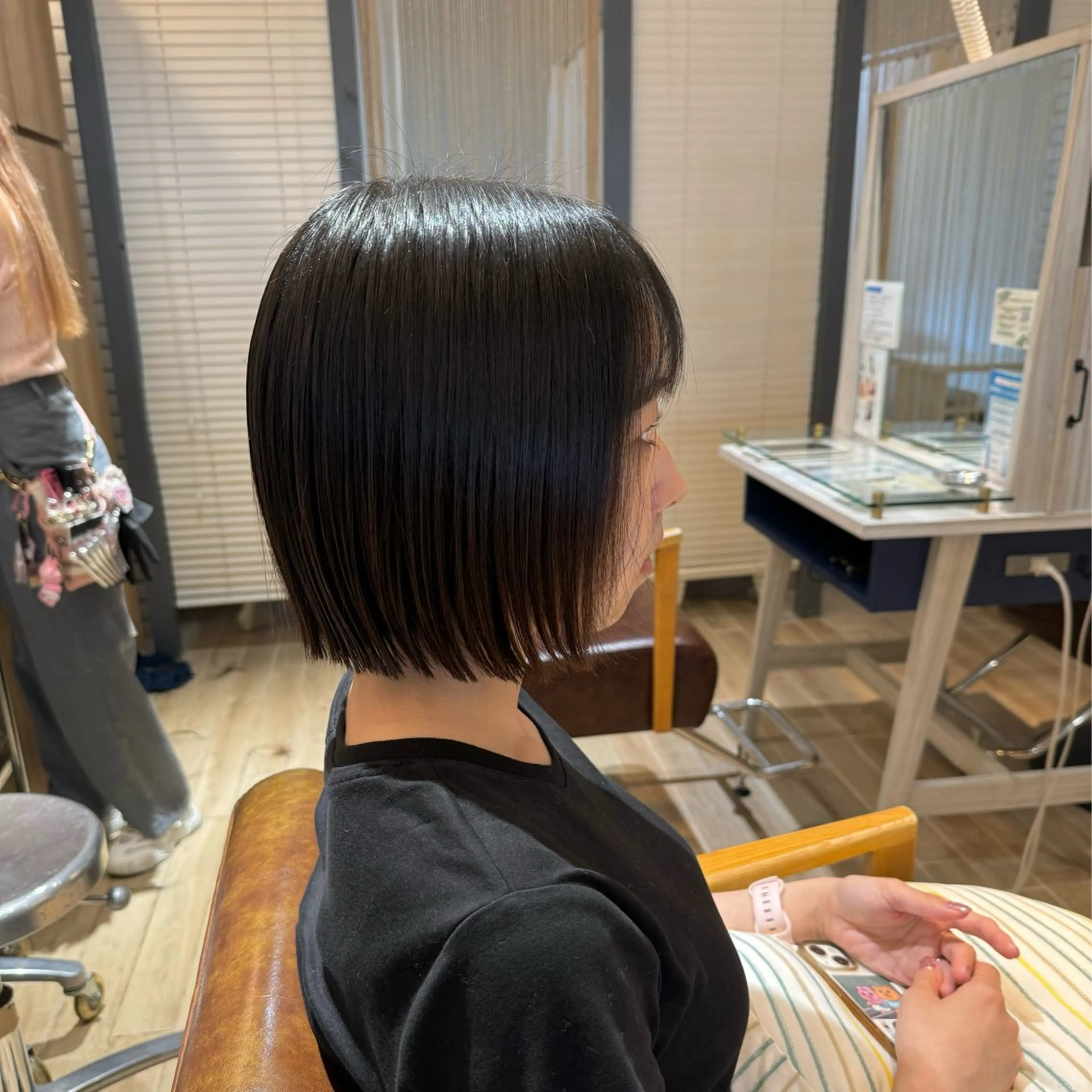 ミディアム 切りっぱなしボブ ボブ 🍀ブリーチ/艶カラ ー🍀 コイケのヘアスタイル