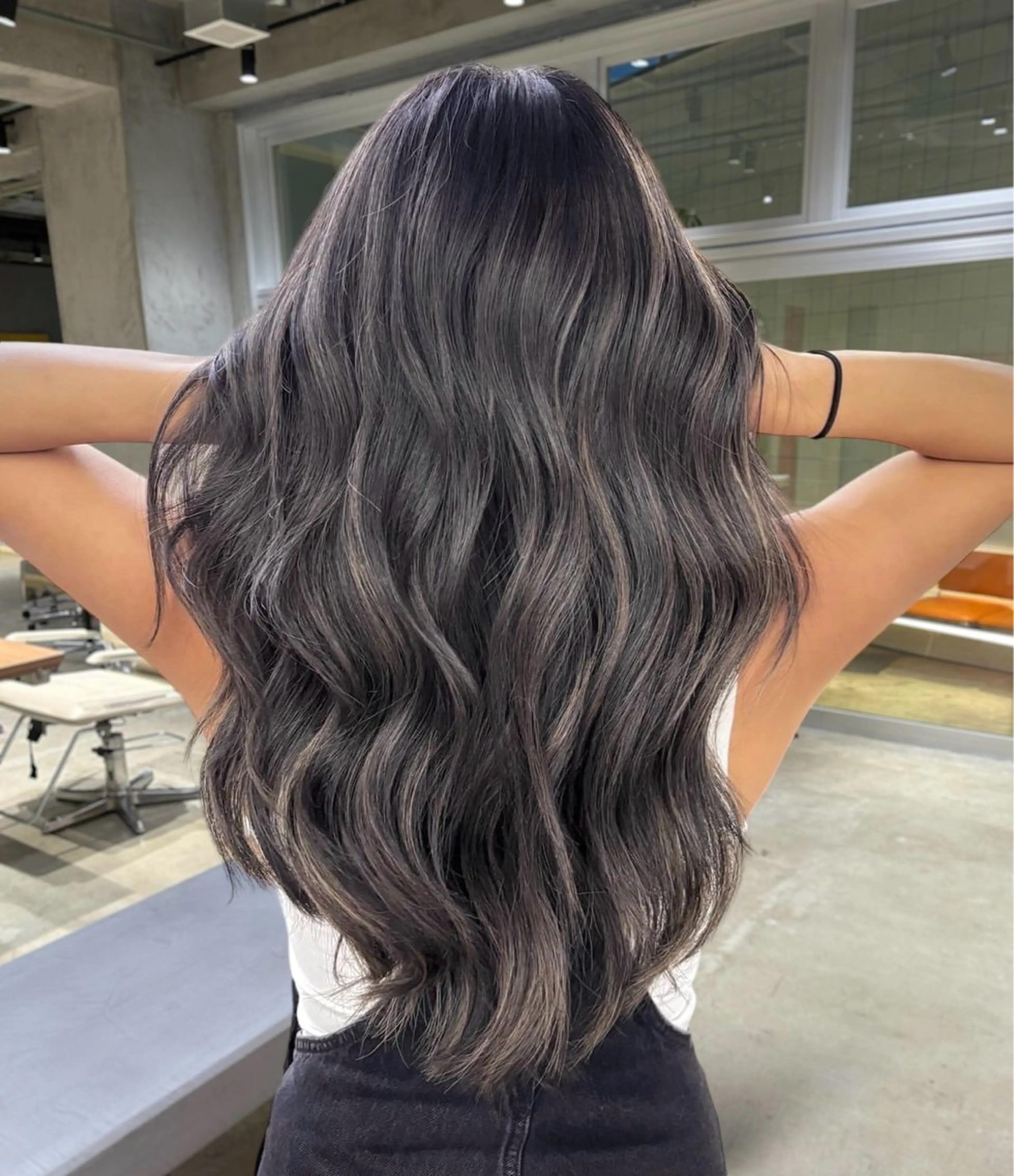 ロング カラー グラデーションカラー ハイライトカラー ハイライト ケア剤オタク×海外 ヘア長谷川裕起のヘアスタイル