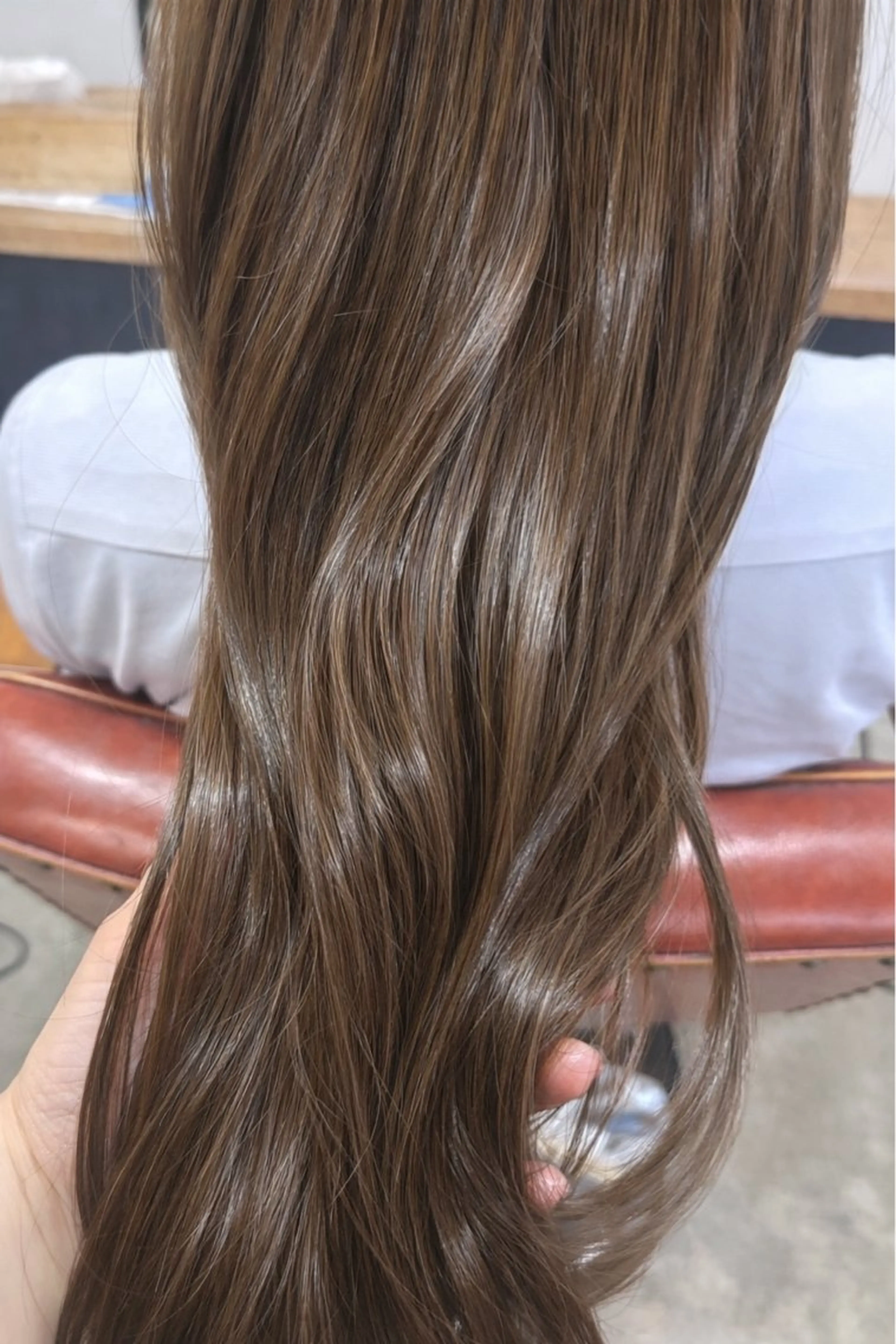 ロング カット ヘアカラー ウシロダ メグミのヘアスタイル