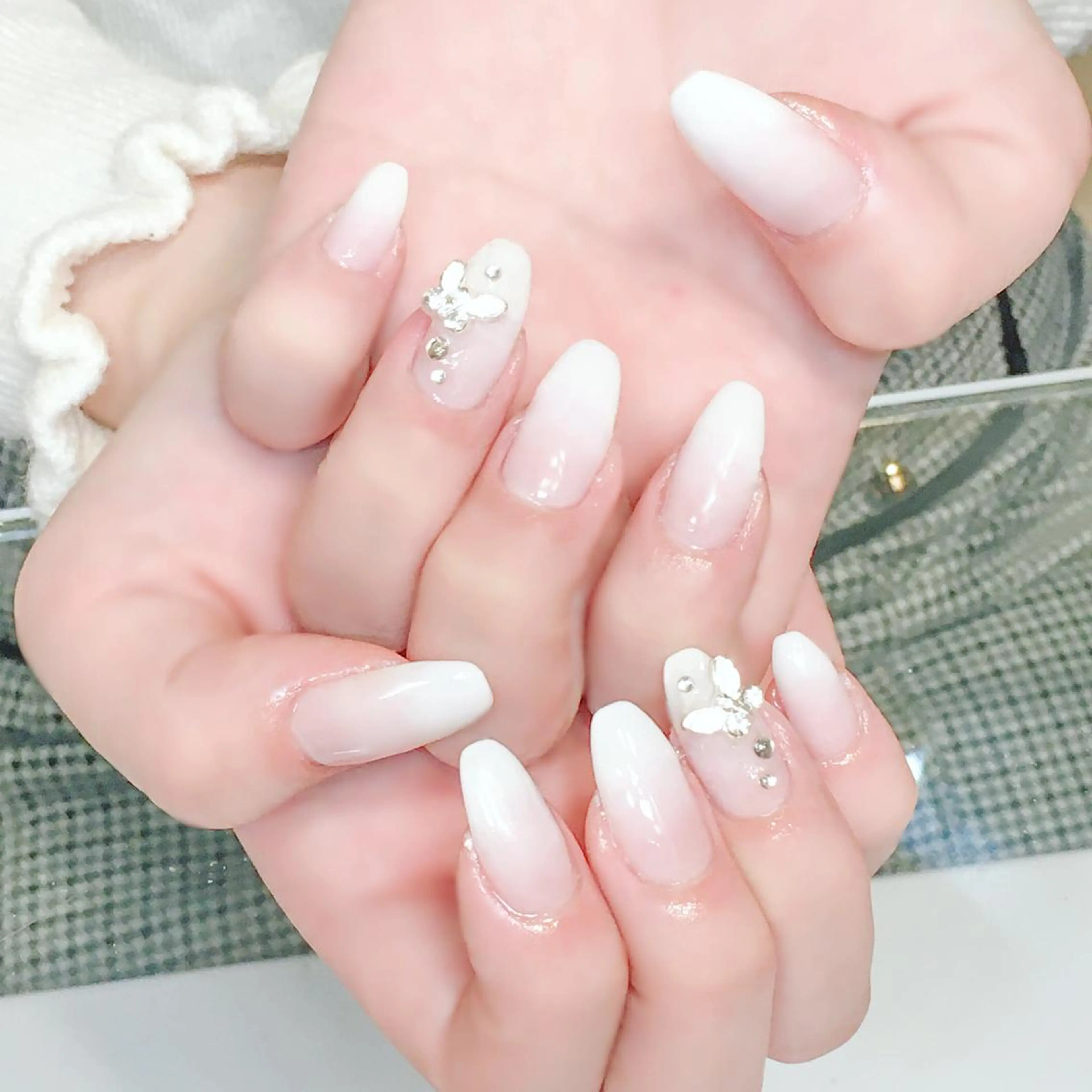 ネイル ジェルネイル グラデーション ワンホンネイル 冬ネイル Nyanco Nailのネイルデザイン