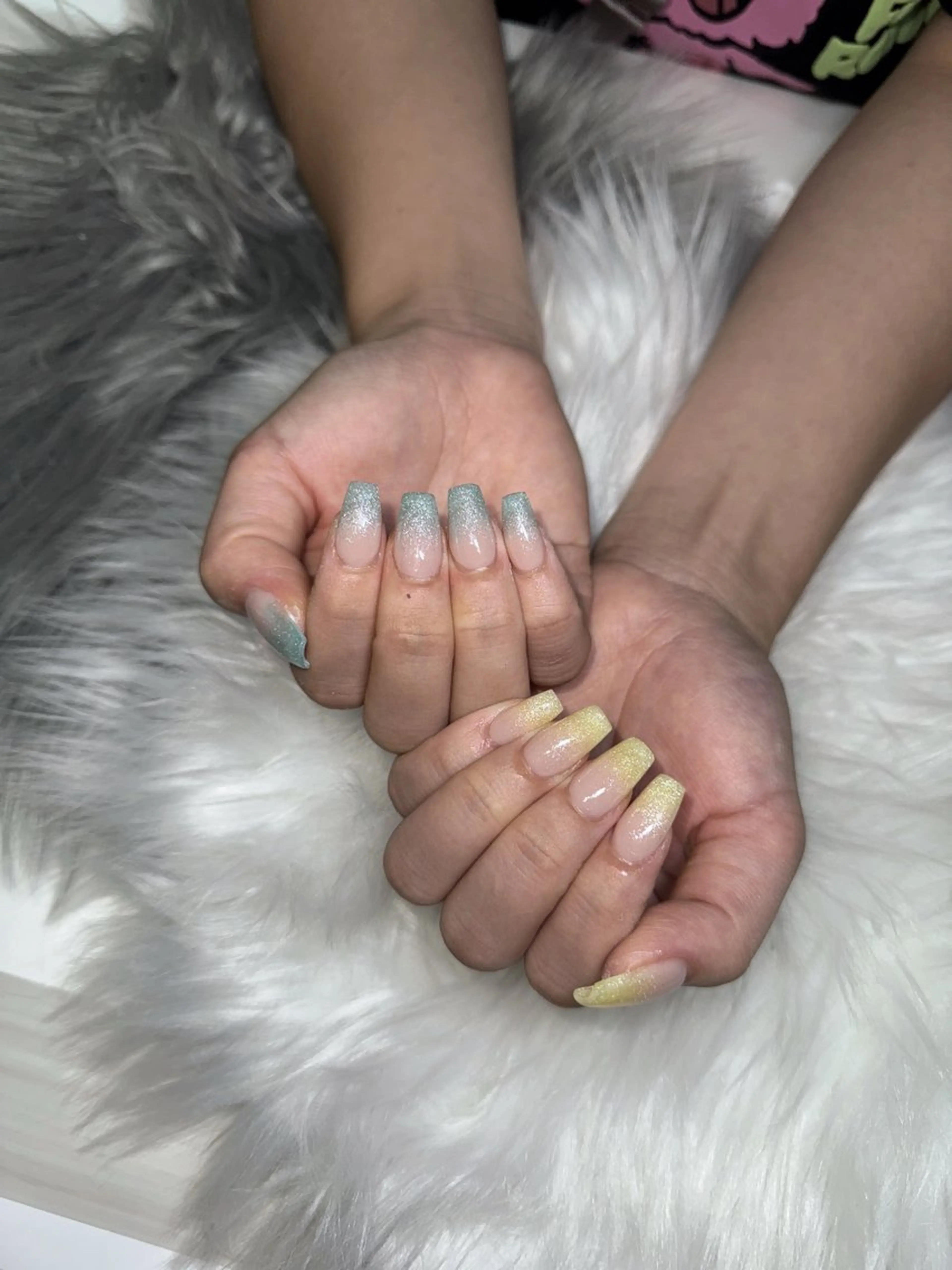 ネイル ラメ(グリッター) ラメグラデーション ハンドネイル feel ♡︎ remiのネイルデザイン