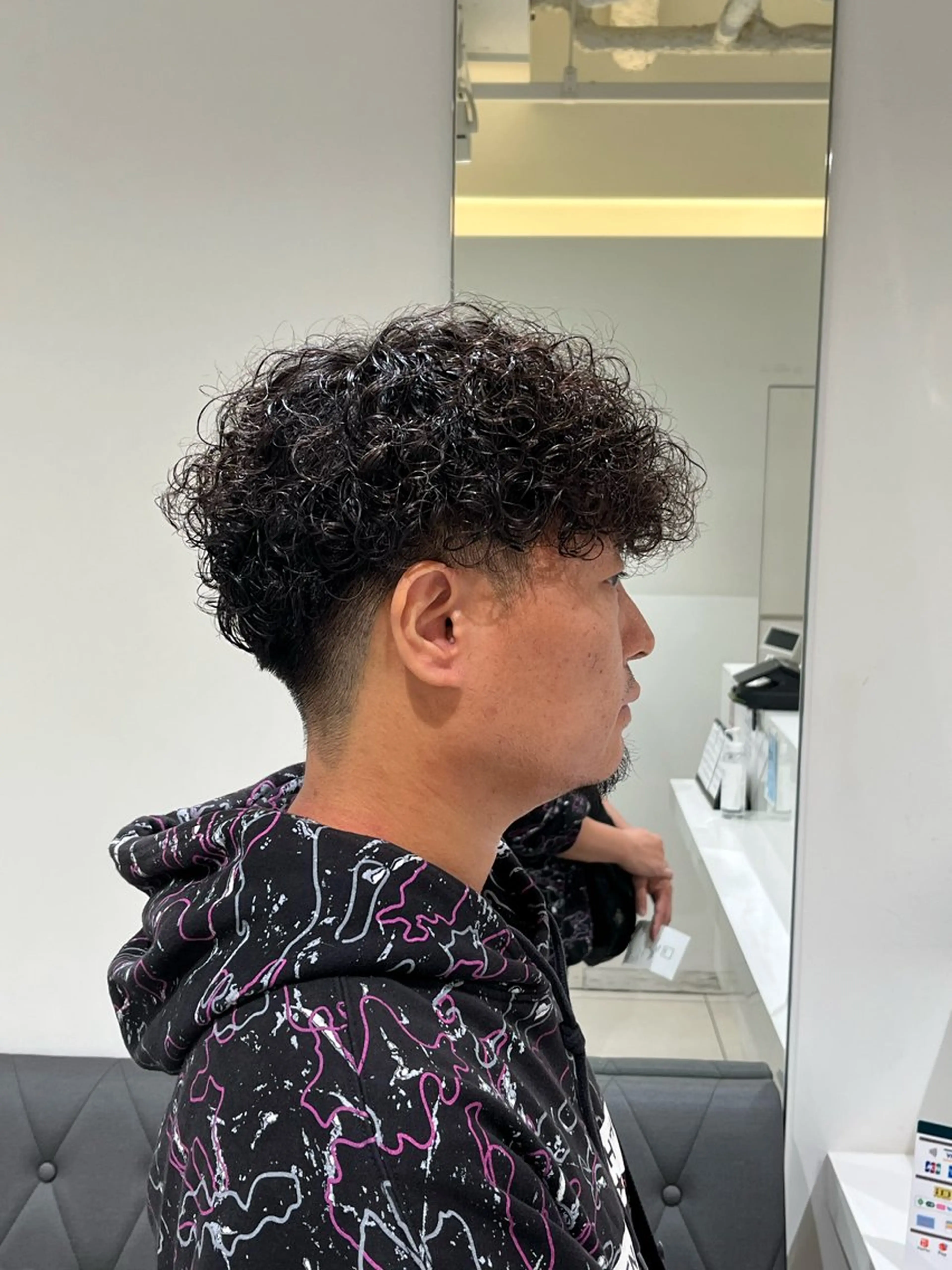 ショート カラー パーマ メンズ カット パーマ 【シャドウパーマ センターパート】義心のヘアスタイル