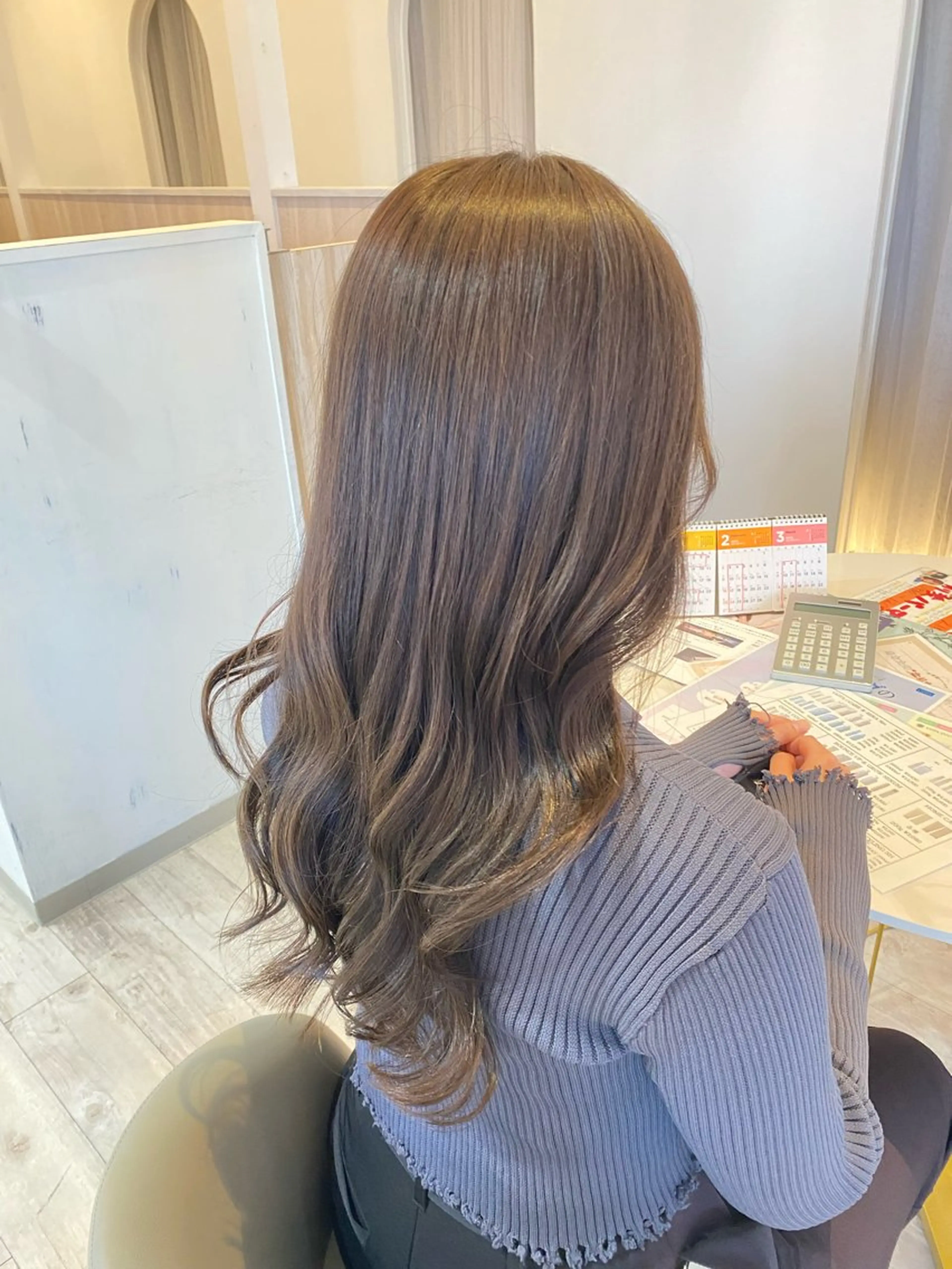 ロング HUG CLAIR'E所属・かまだ しおりのヘアスタイル