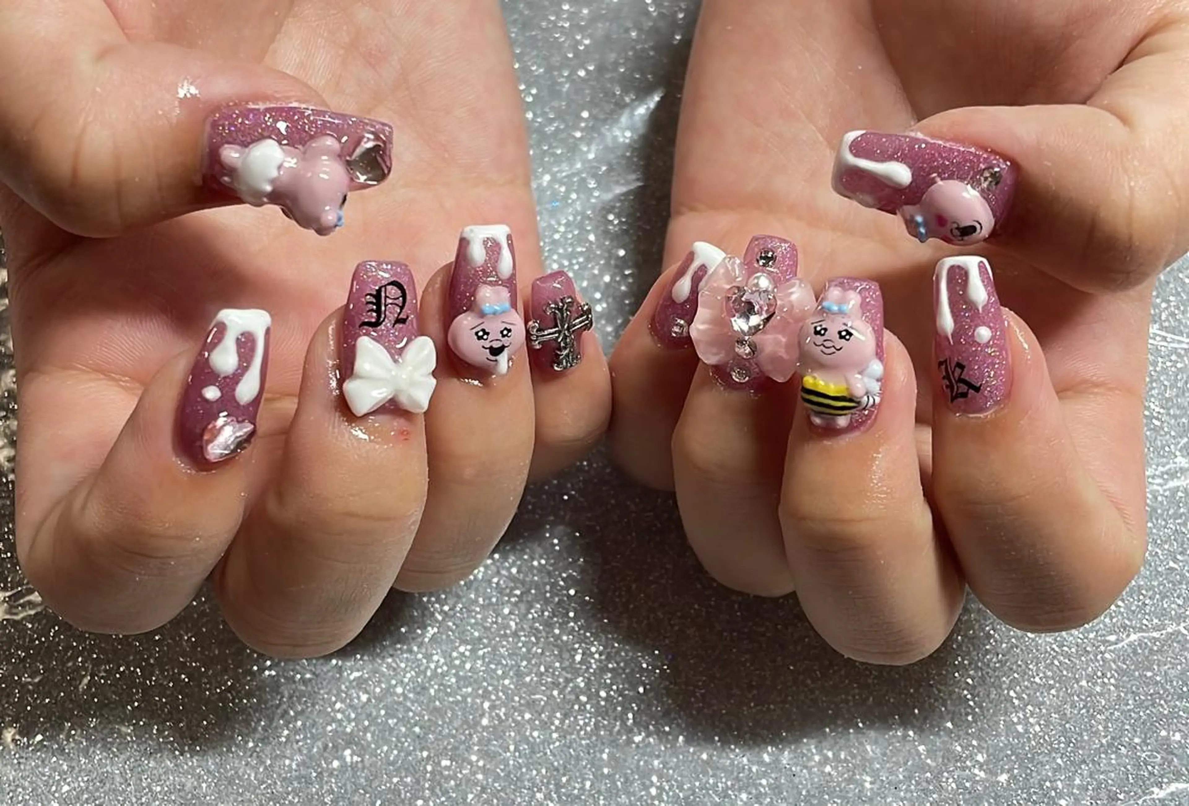 ネイル ハンドネイル VIERU 🌈🎀💖のネイルデザイン