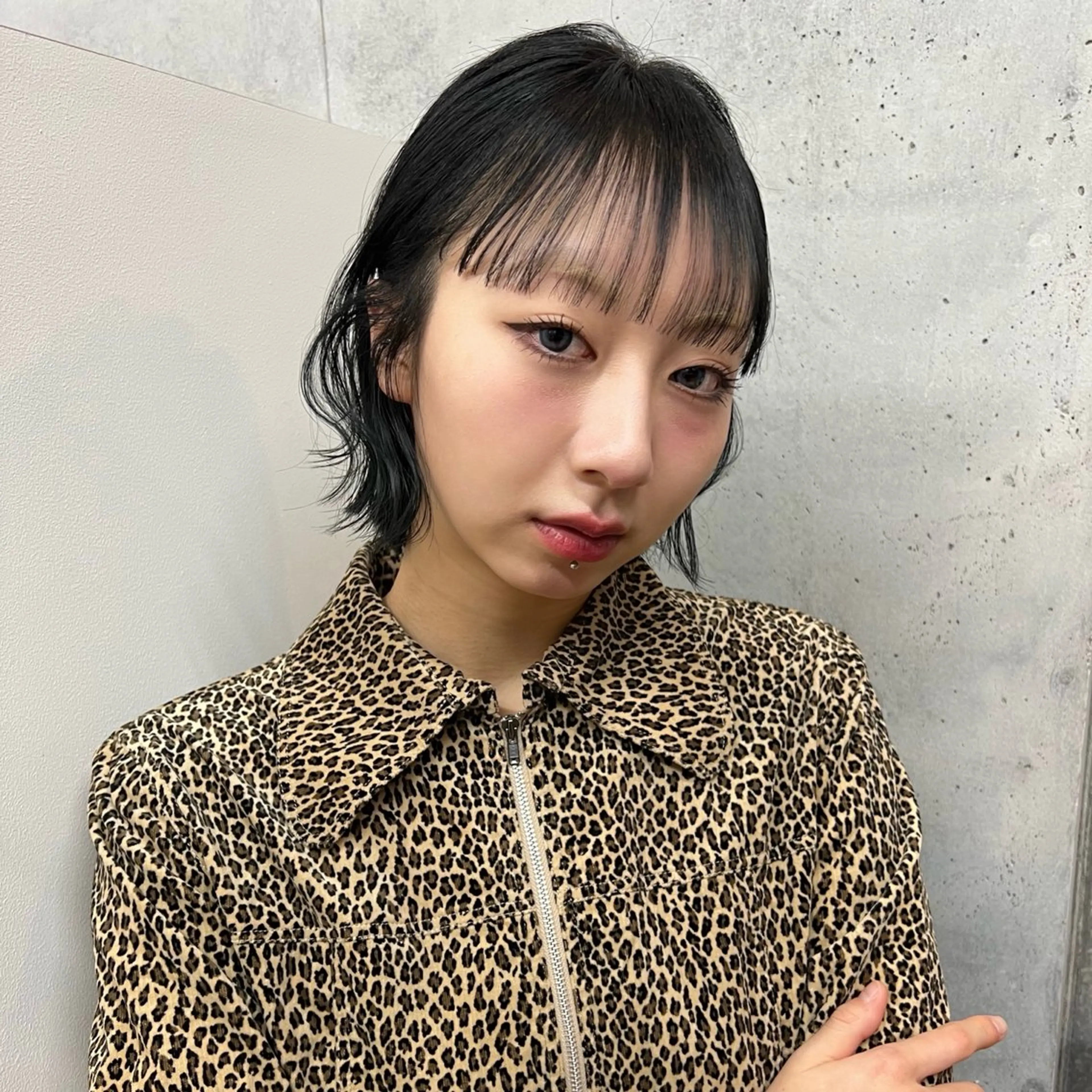 ミディアム ヘアカラー カコ/レイヤーカット ヘアアレンジのヘアスタイル