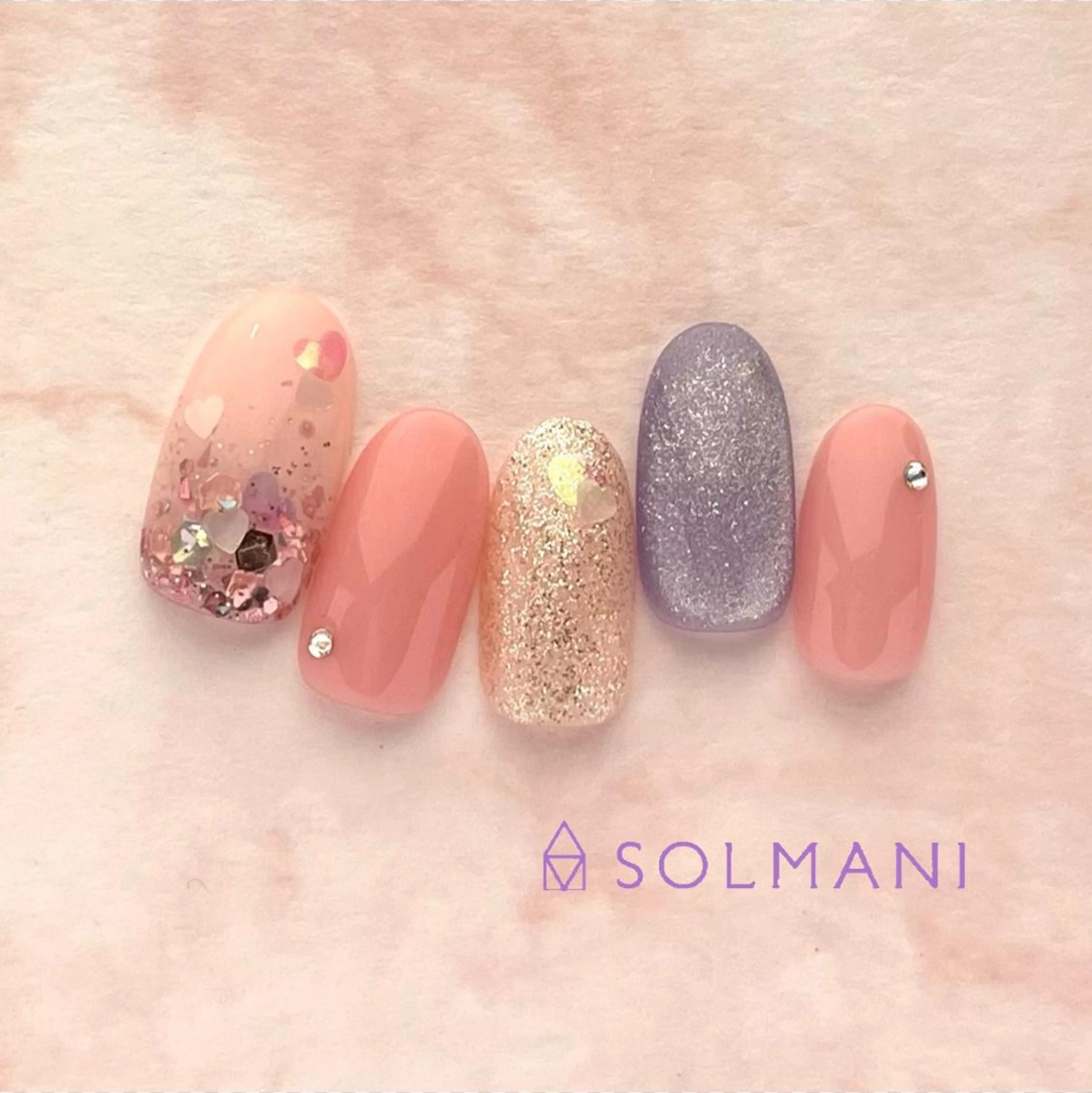 ネイル オーロラネイル ハート SOLMANI 予約担当のネイルデザイン