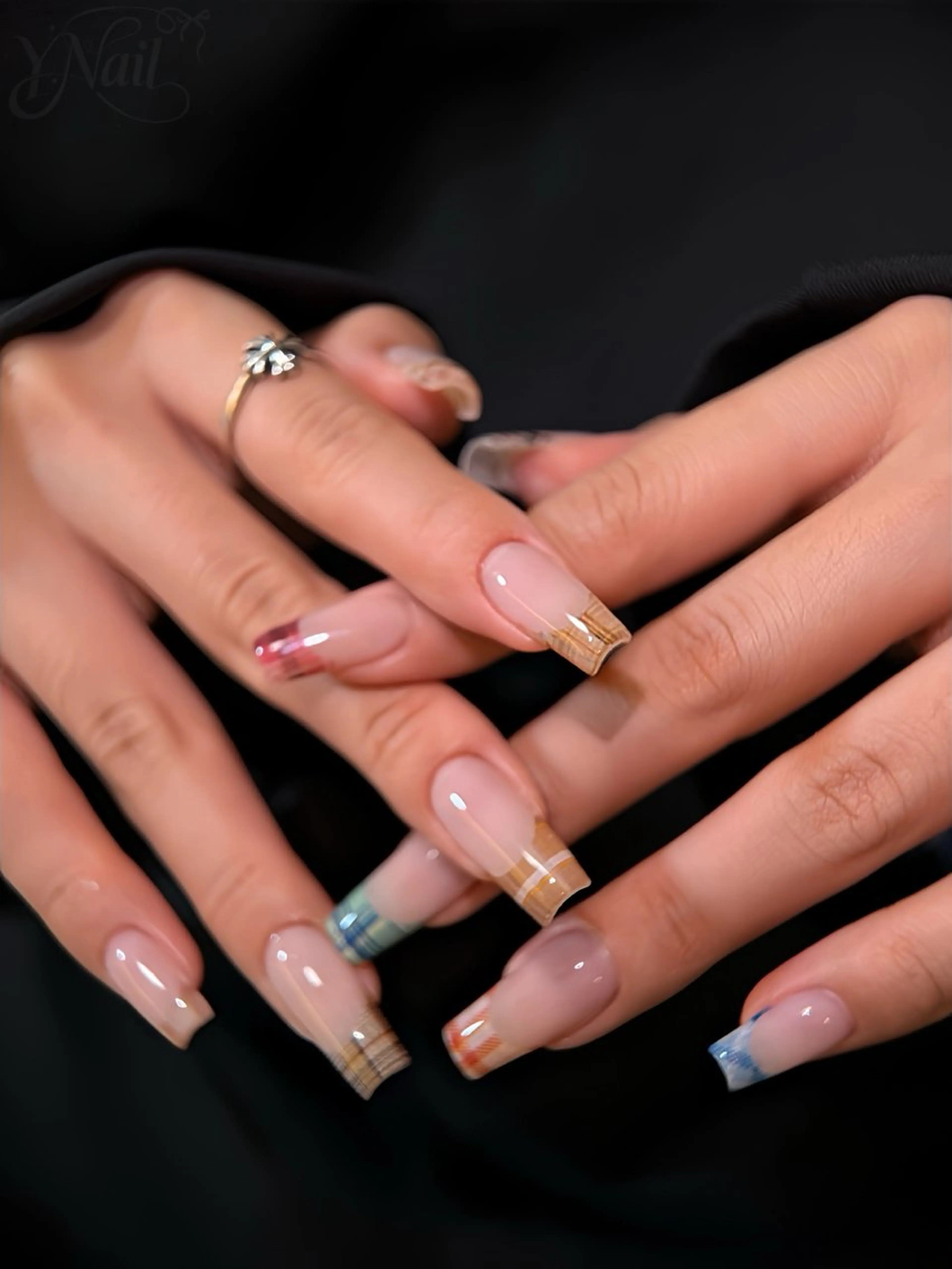 ネイル フレンチネイル ハンドネイル Y.Nailサロン所属・Y. Nailのネイルデザイン
