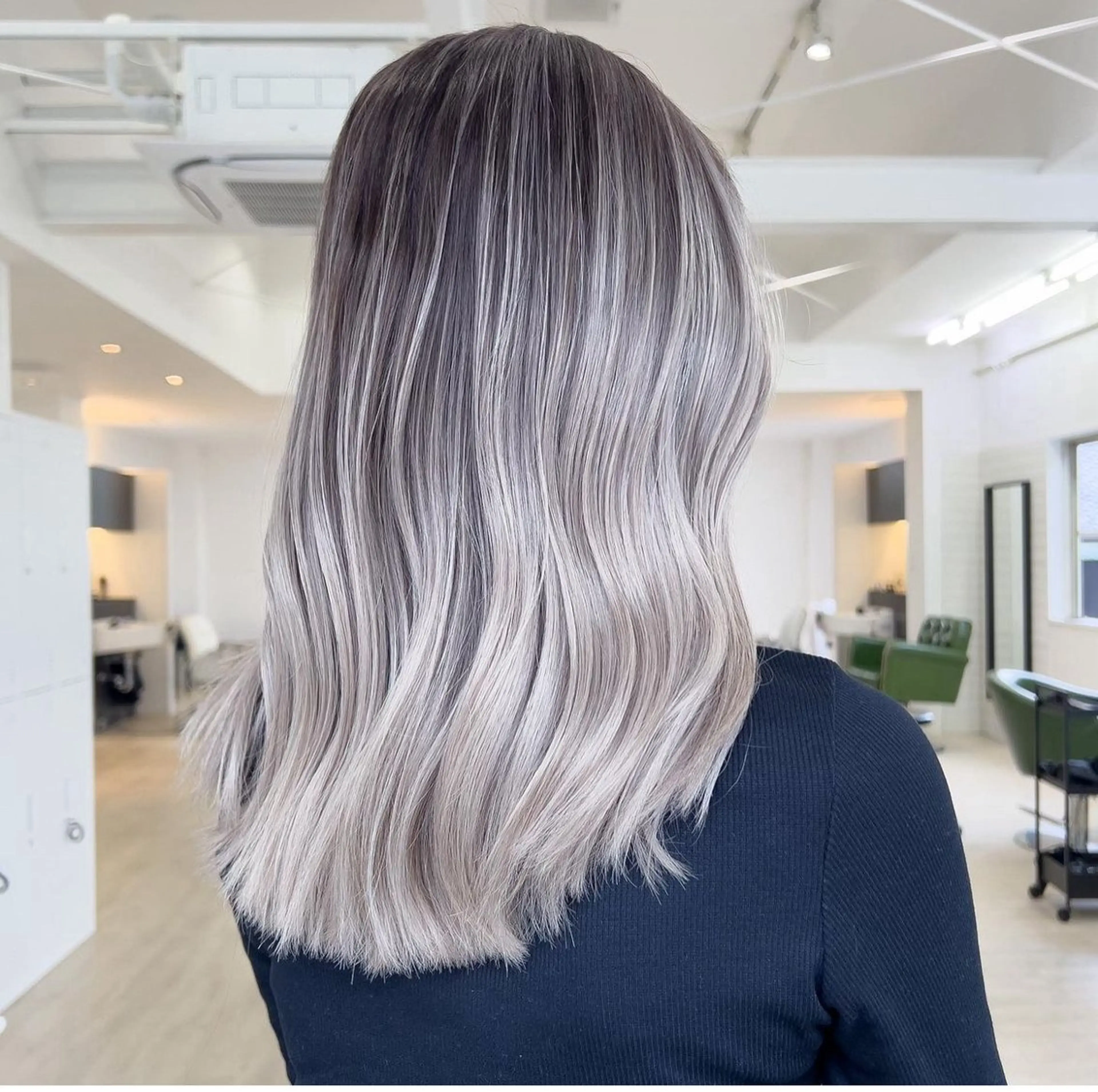 ミディアム レイヤーカット 山下泰誠 TIDEHAIR🌱のヘアスタイル