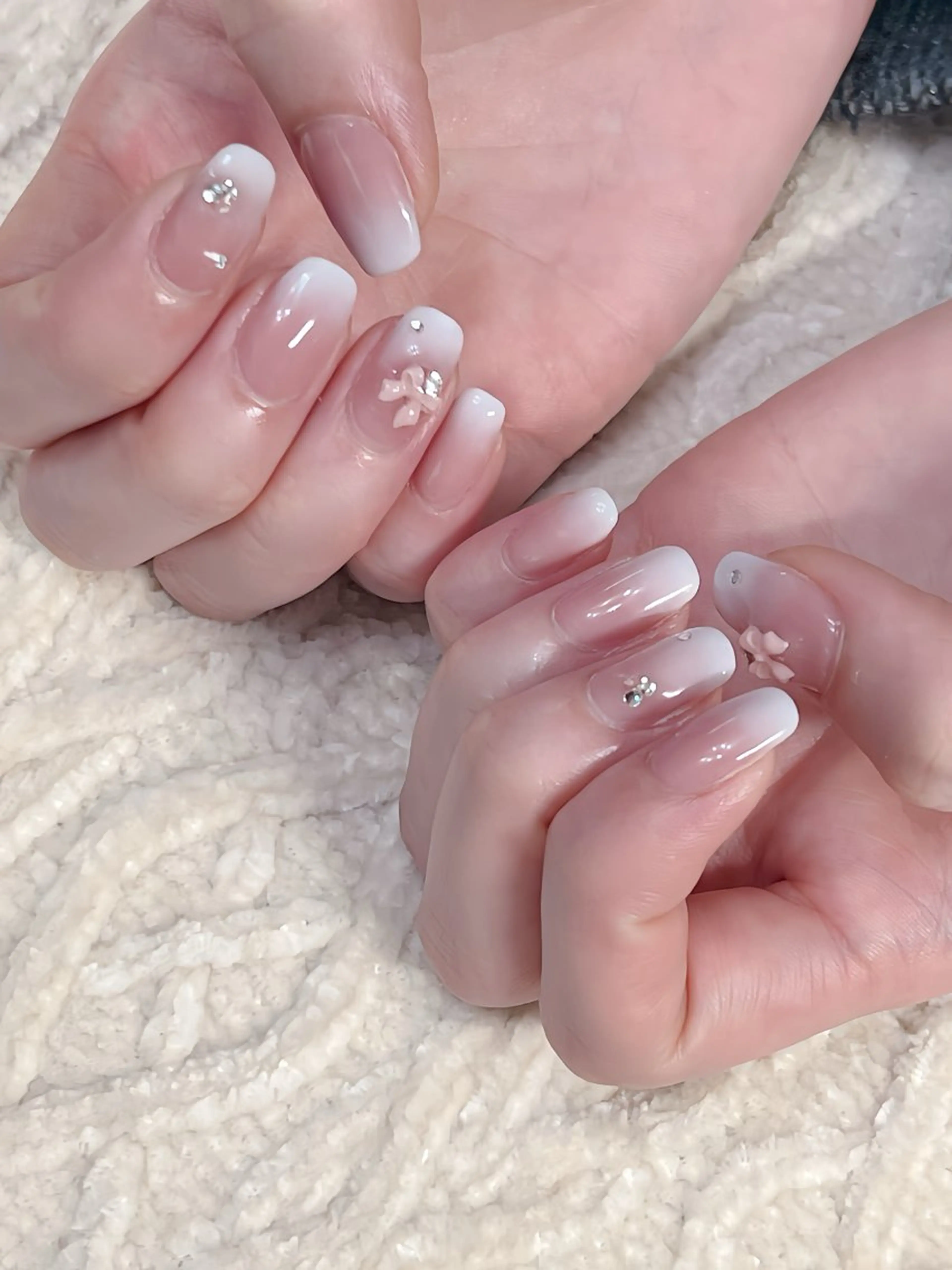 ネイル グラデーション リボン ハンドネイル Rawr / saoriのネイルデザイン