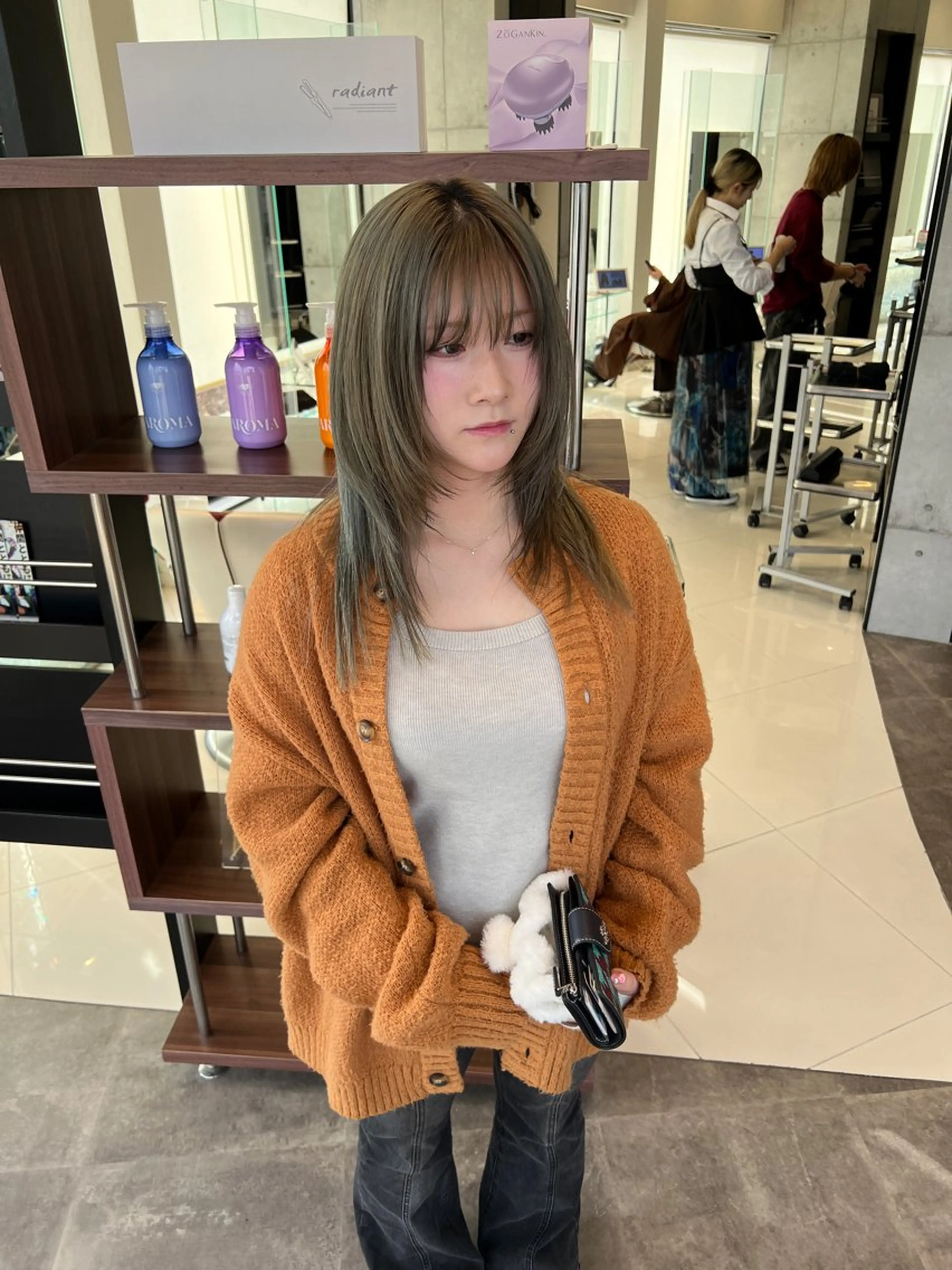 ミディアム レイヤーカット シースルーバング 大野 智亜里のヘアスタイル