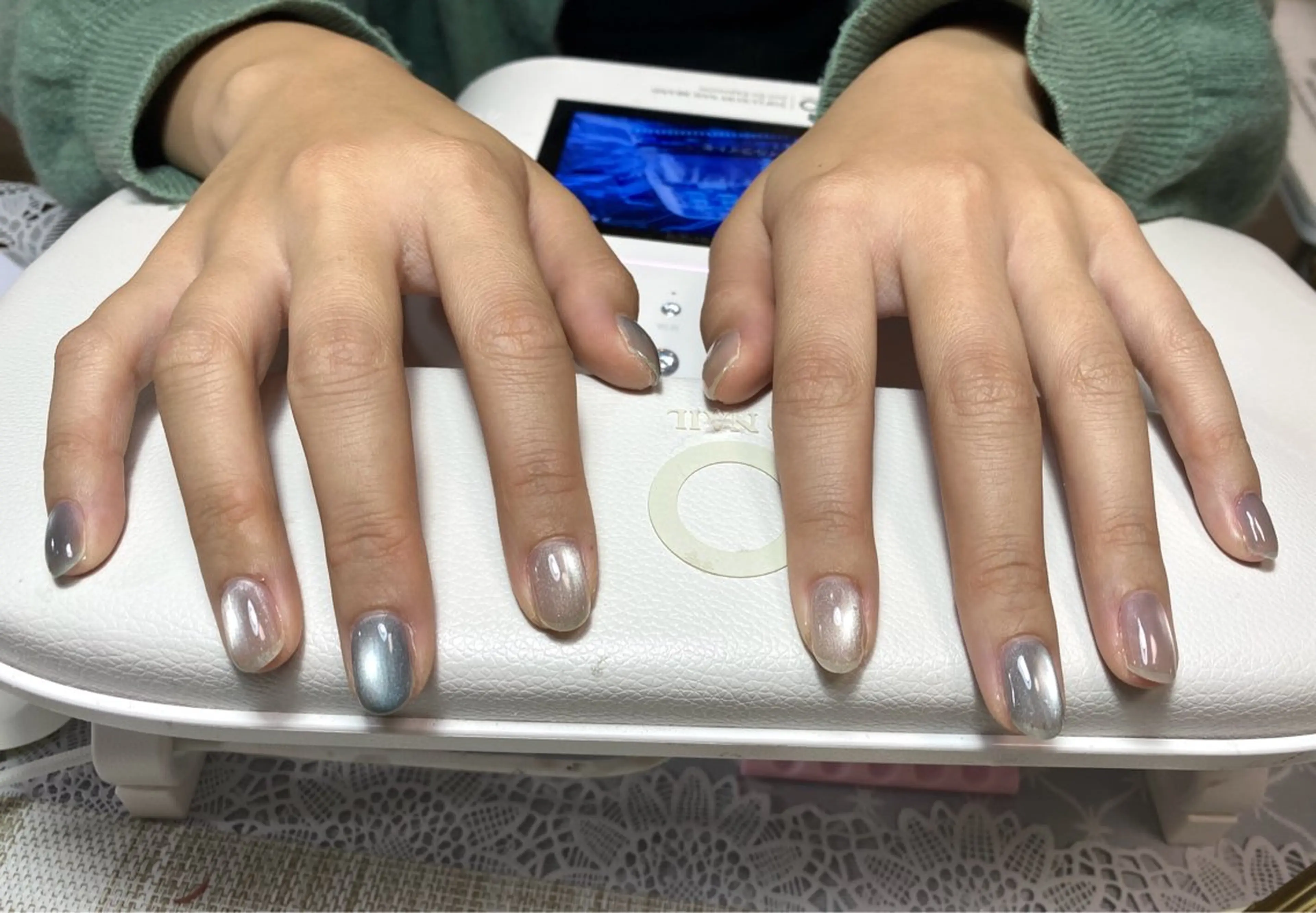 ネイル ハンドネイル エリアネイルサロン所属・つ きのネイルデザイン