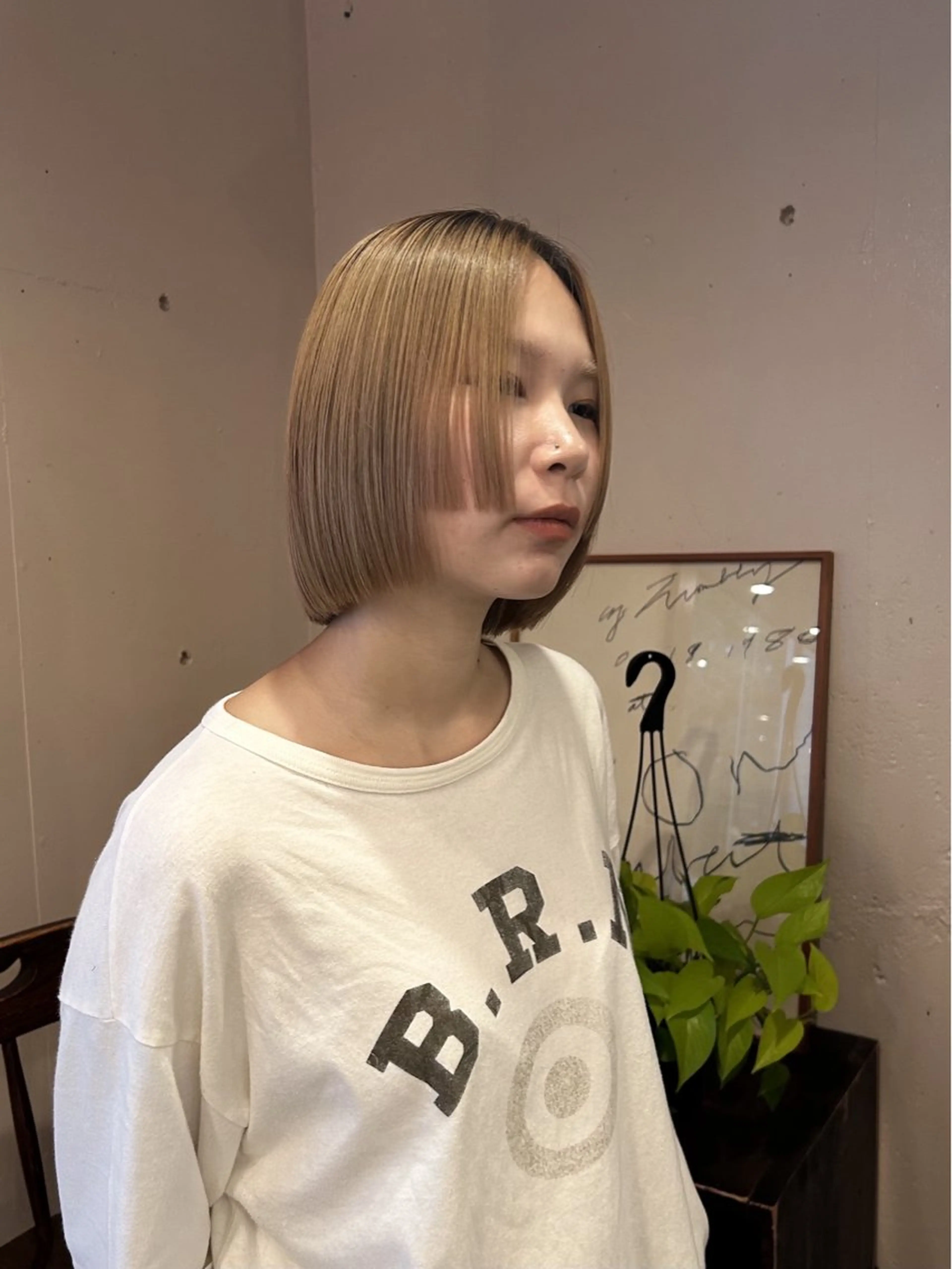 ショート L’HOMME BLANC所属・佐藤 優里奈のヘアスタイル