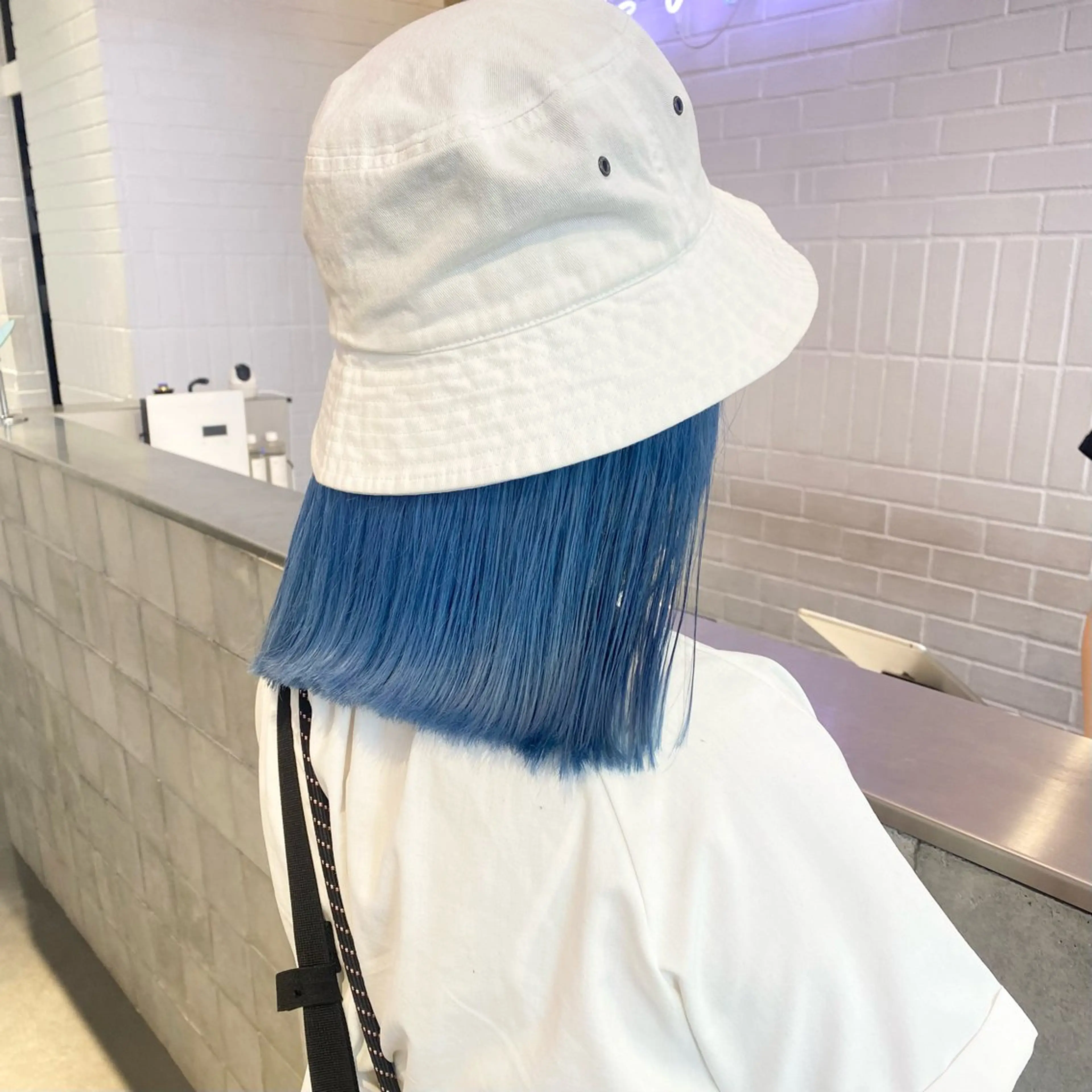 ロング カラー パーマ ブルーカラー ヘアカラー トリートメント 🎨ハイトーン/ 切りっぱなし みつきのヘアスタイル