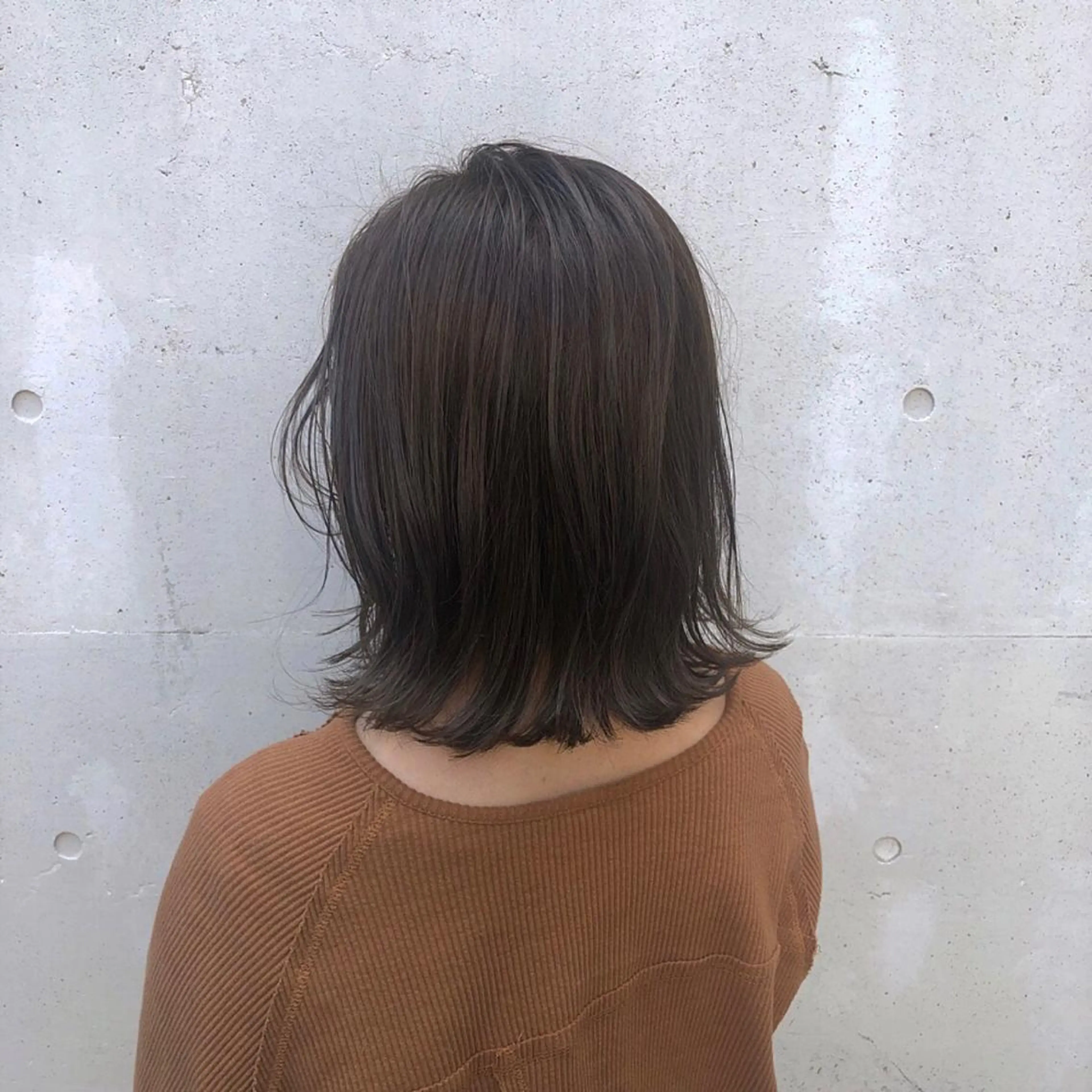 ミディアム カラー 切りっぱなしボブ グレージュ ボブ カット ヘアカラー トリートメント 酸性縮毛矯正🧴韓国 レイヤー/髪質改善のヘアスタイル