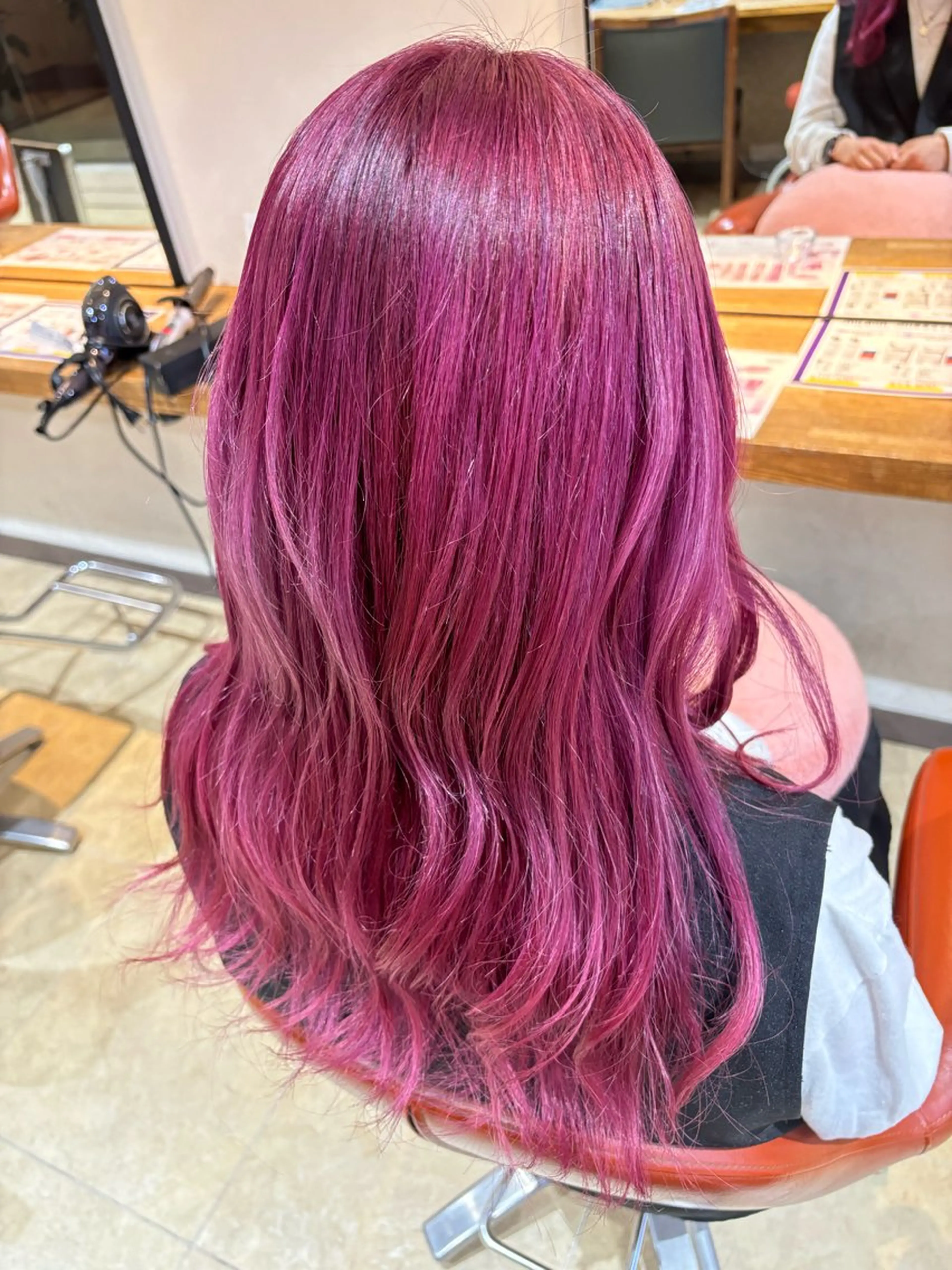 ロング カラー ヘアカラー H. SAITOのヘアスタイル