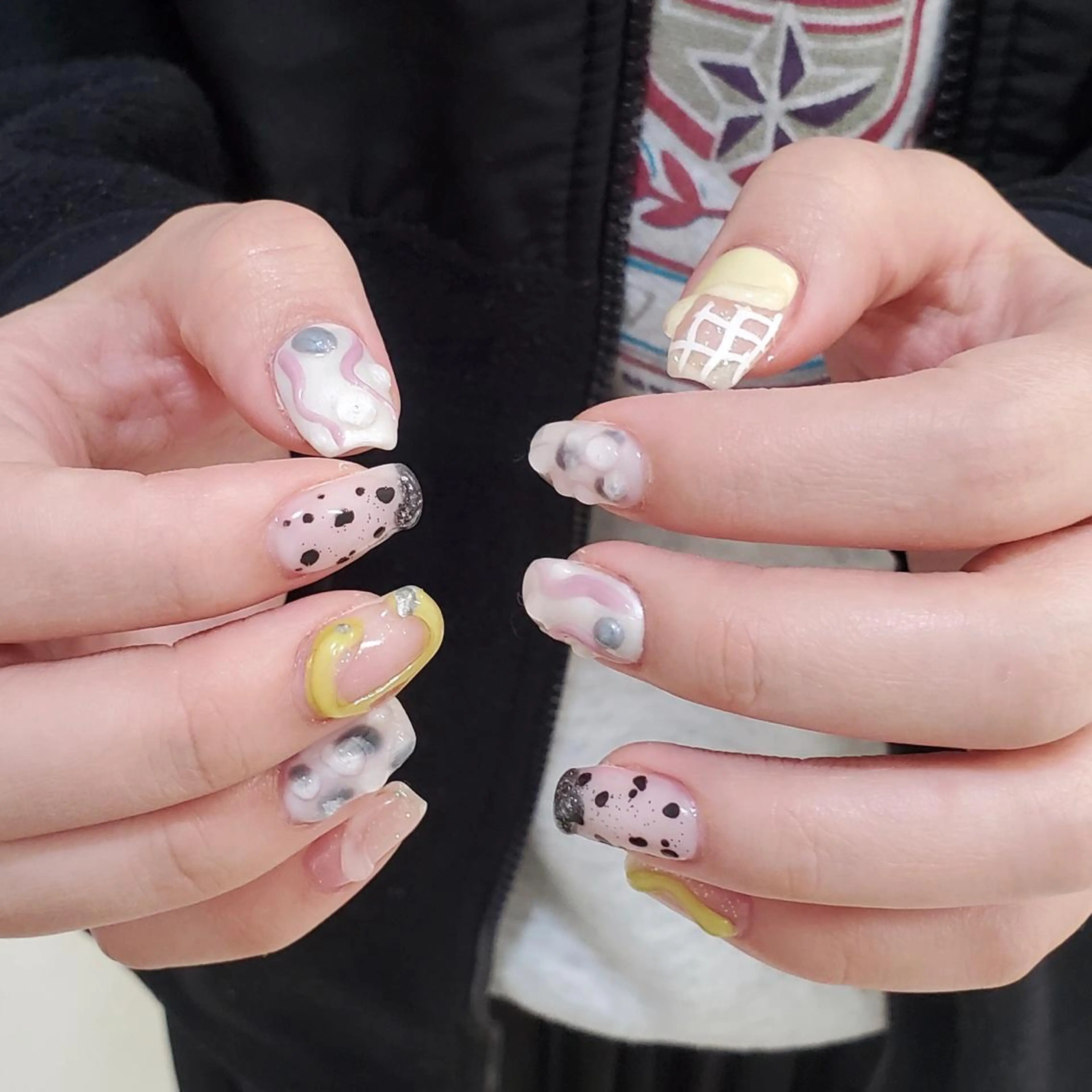 ネイル アートネイル ジェルネイル ニュアンスネイル ぷっくりネイル スカルプネイル nailstudio eviz新宿店のネイルデザイン