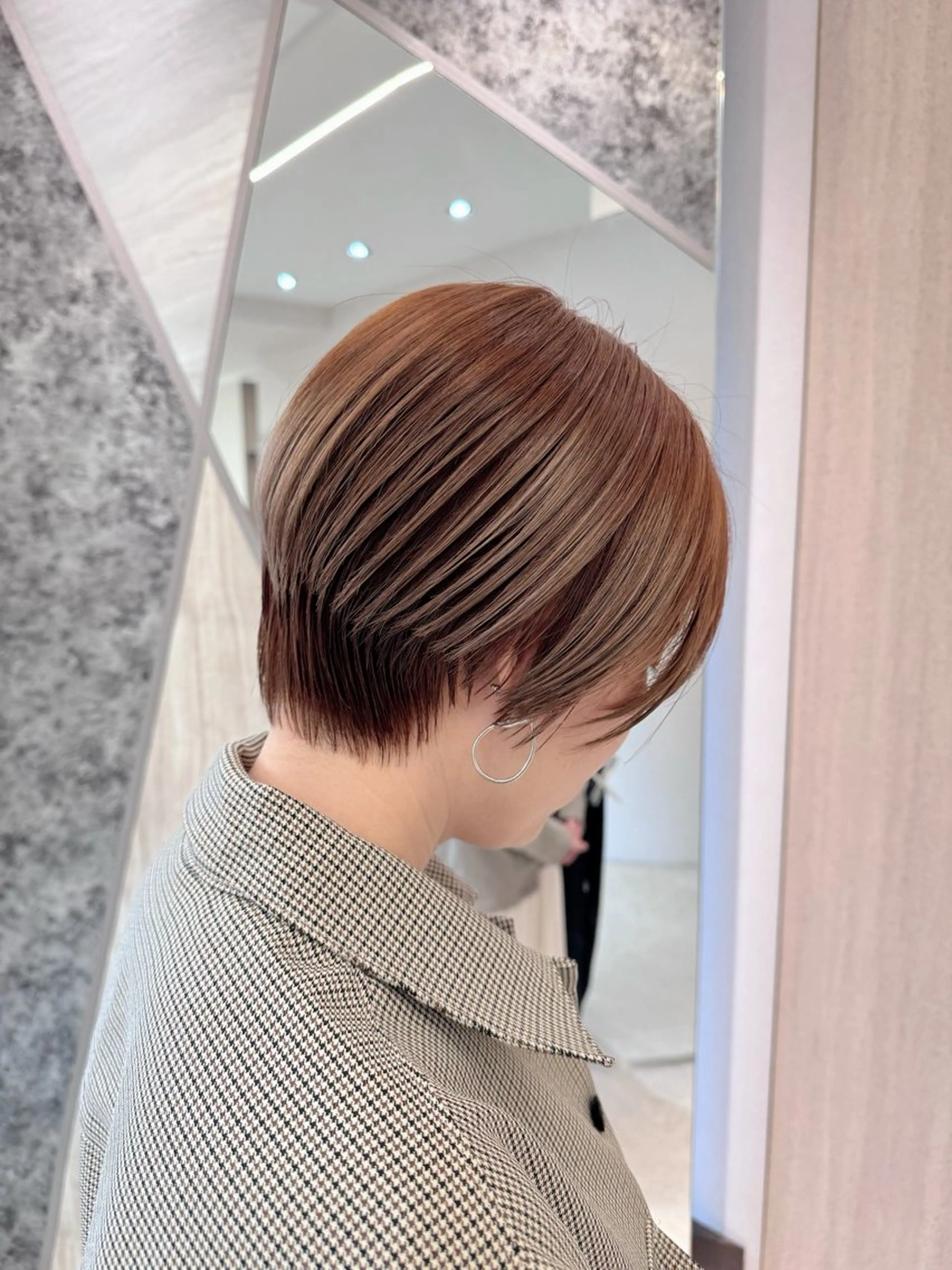 ショート カット ヘアカラー foto所属・𝐁𝐋𝐔𝐄𝐓 /カット特化/荒井のヘアスタイル