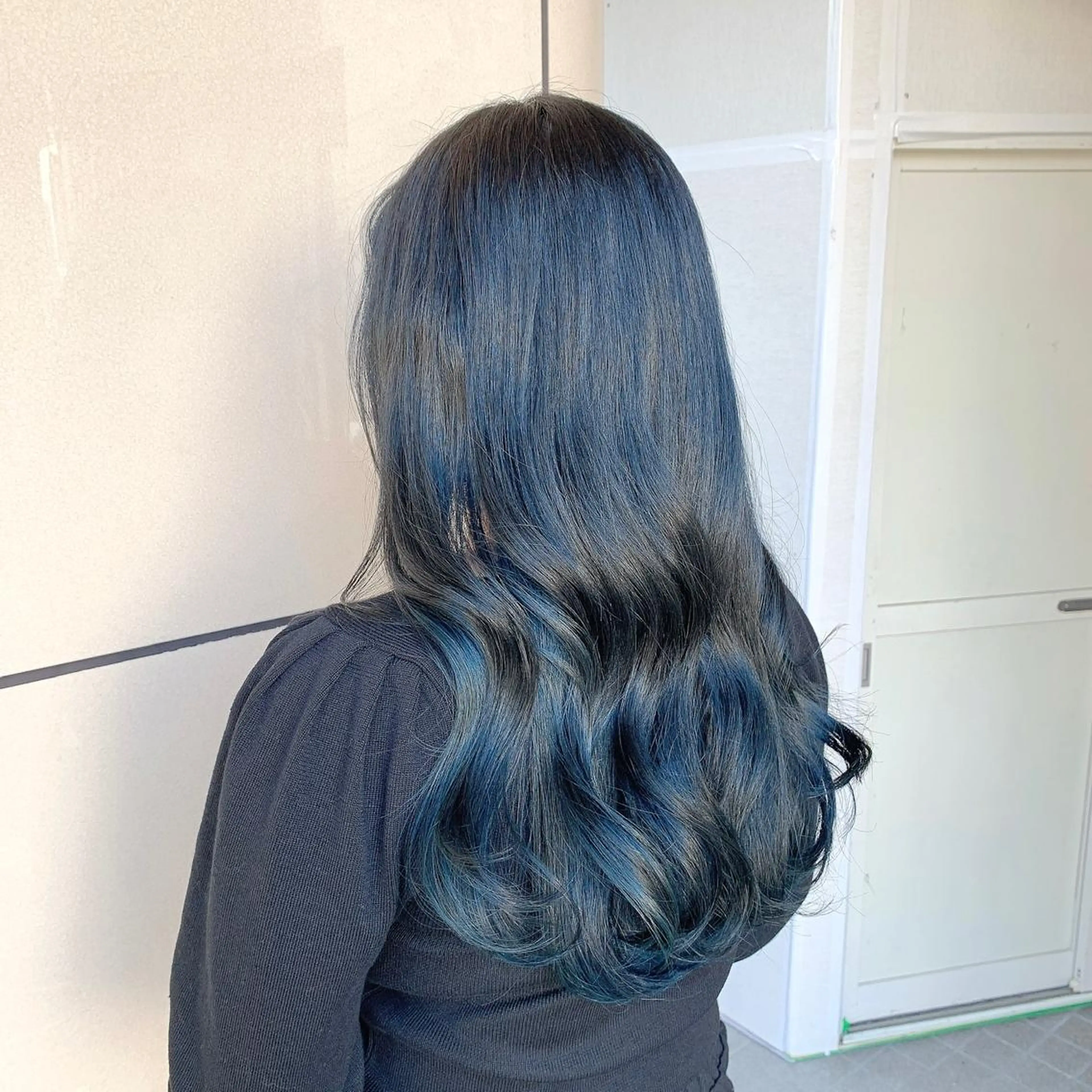 セミロング カラー 黒髪 ブルーカラー ブルーブラック JYUNESU表参道所属・韓国ヘア🇰🇷🎀 透明感カラーのヘアスタイル