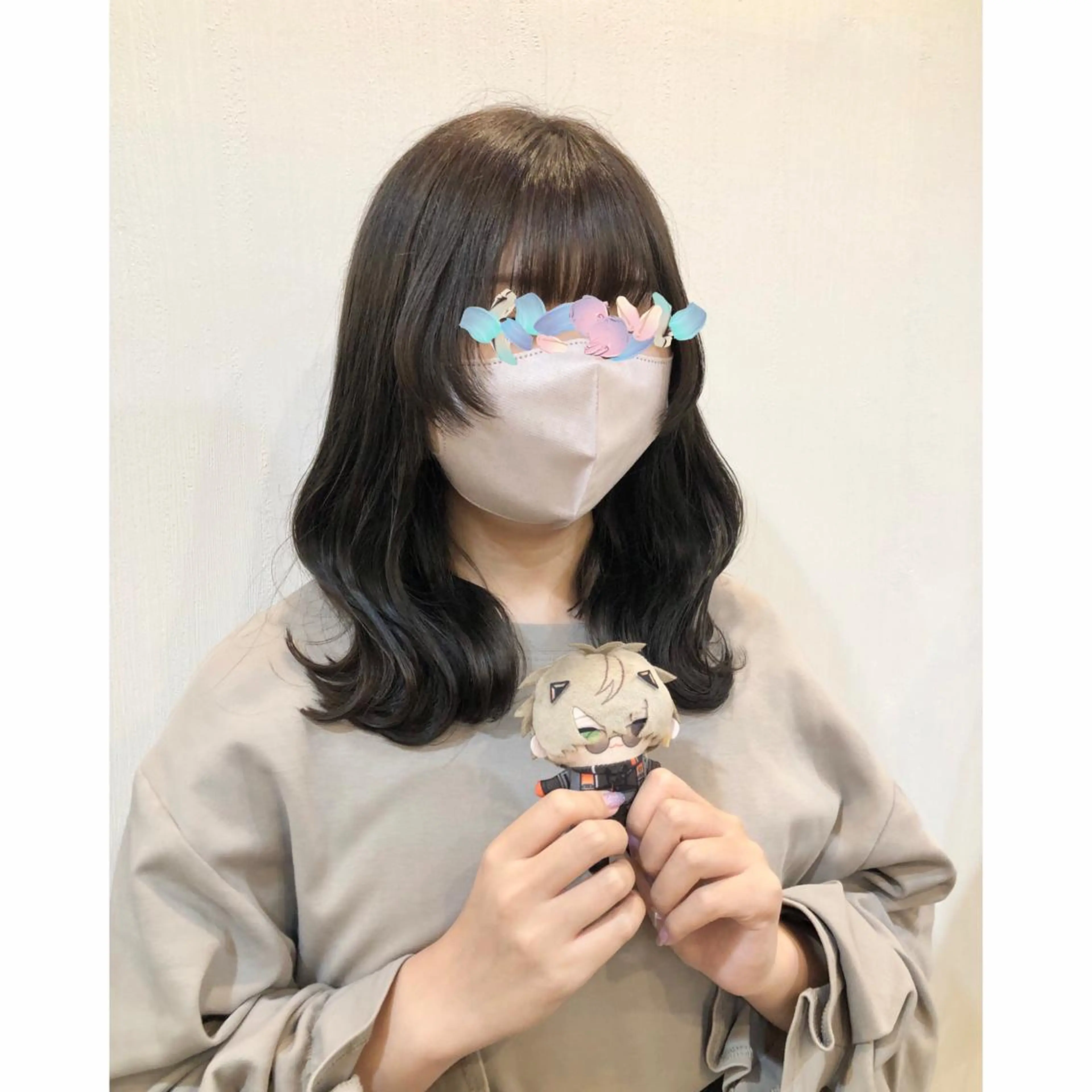 ミディアム カラー ベージュカラー ブリーチ 透明感カラー ダブルカラー グレージュ 推しカラー✨ オタク美容師ユウカのヘアスタイル