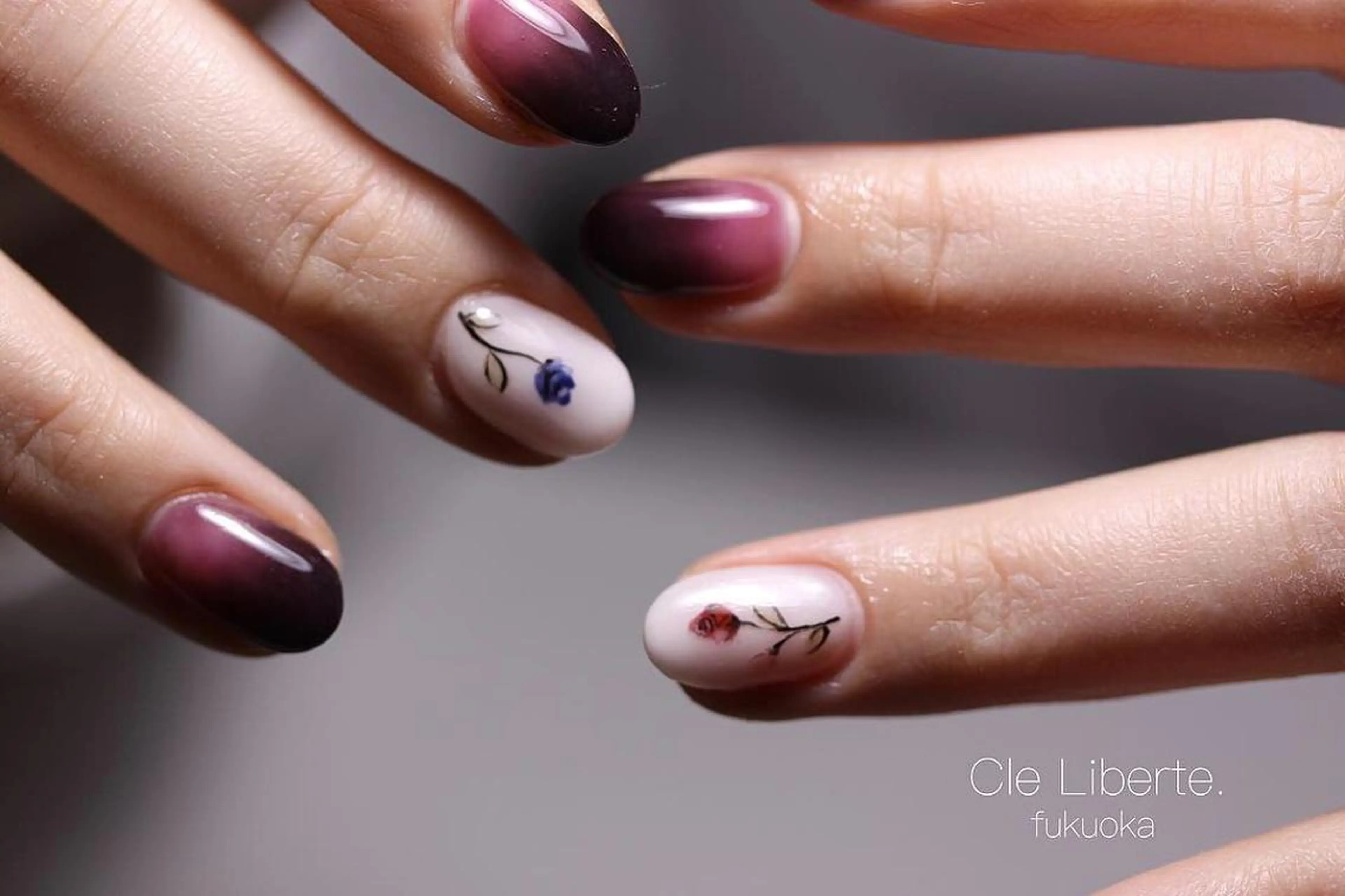 ネイル キラキラネイル Elio所属・Elio 国泰寺のネイルデザイン