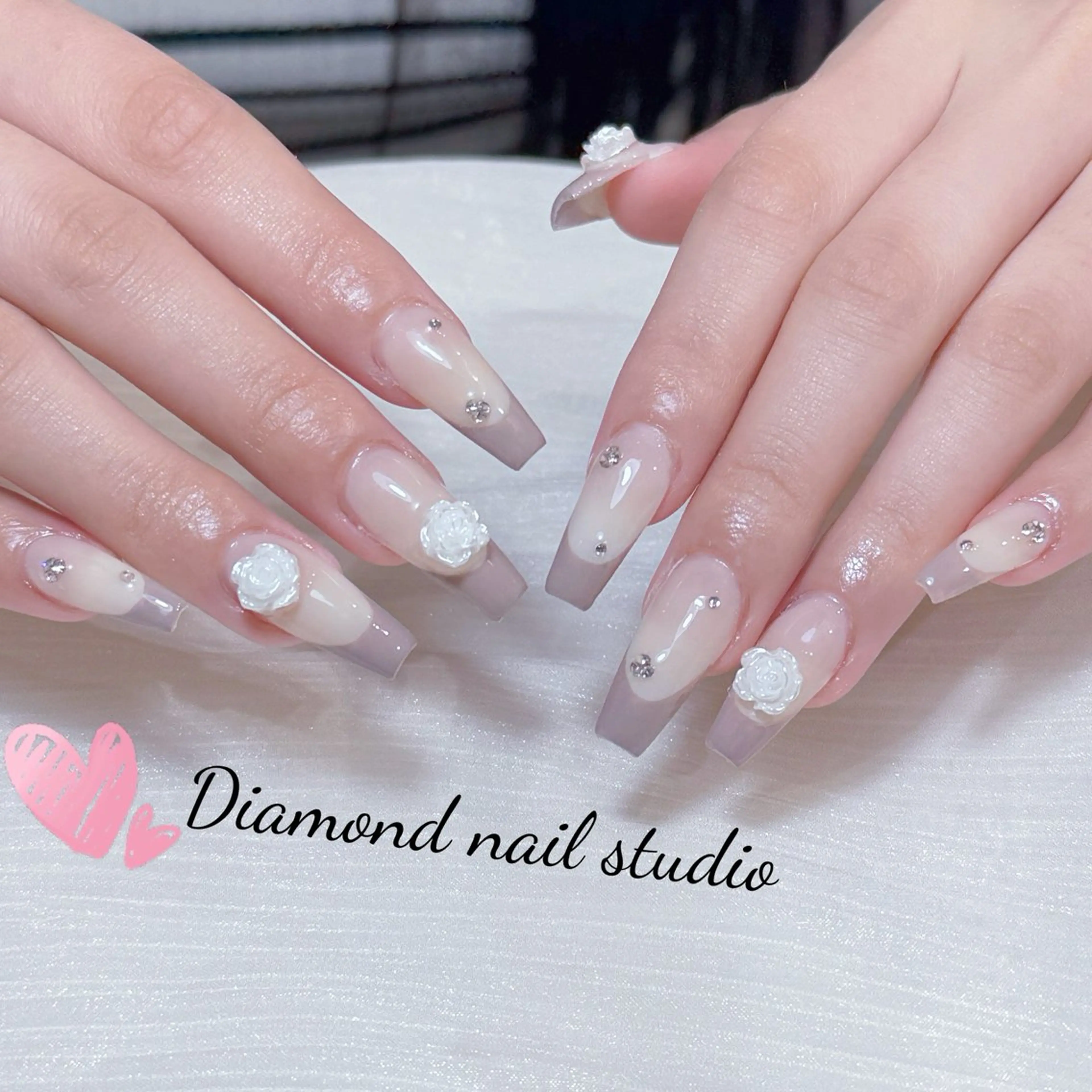 ネイル アートネイル オーロラネイル ガーリー キラキラネイル マグネットネイル ハンドネイル ハンドケア Diamond AYU💜のネイルデザイン