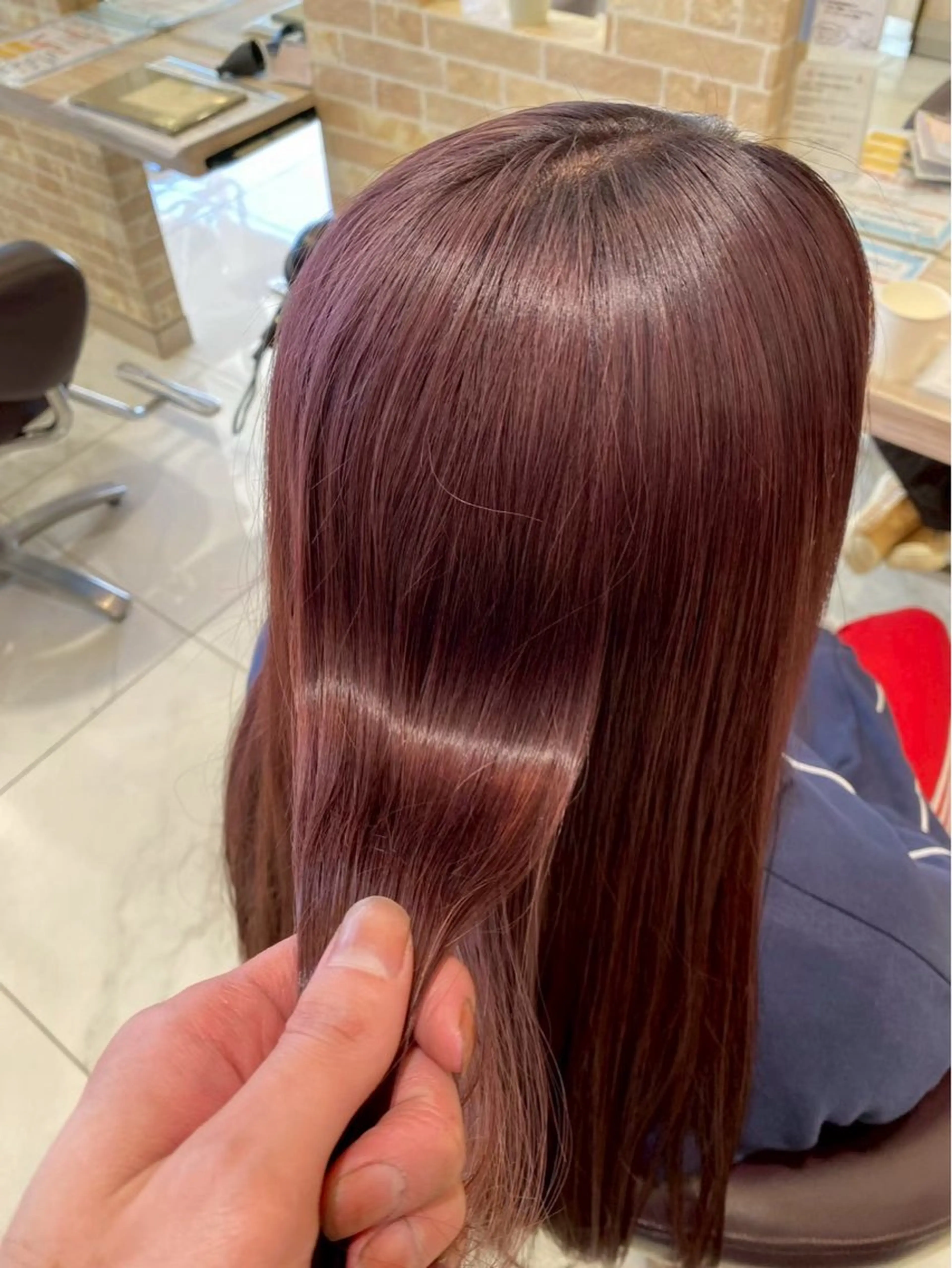 ロング カラー 長房 珠羽のヘアスタイル