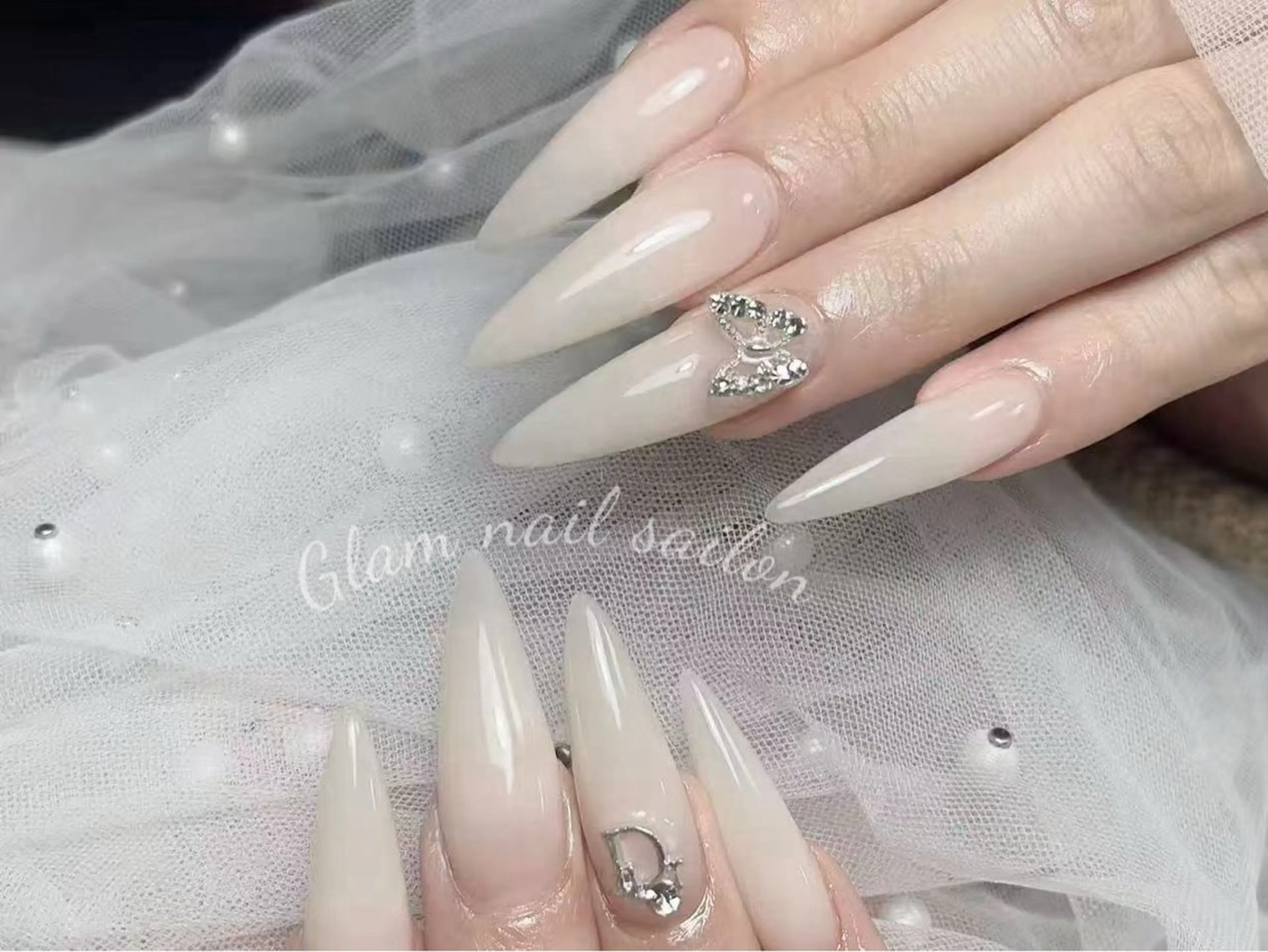 ネイル ハンドネイル エツメ💅 長さだし🎀デザインのネイルデザイン