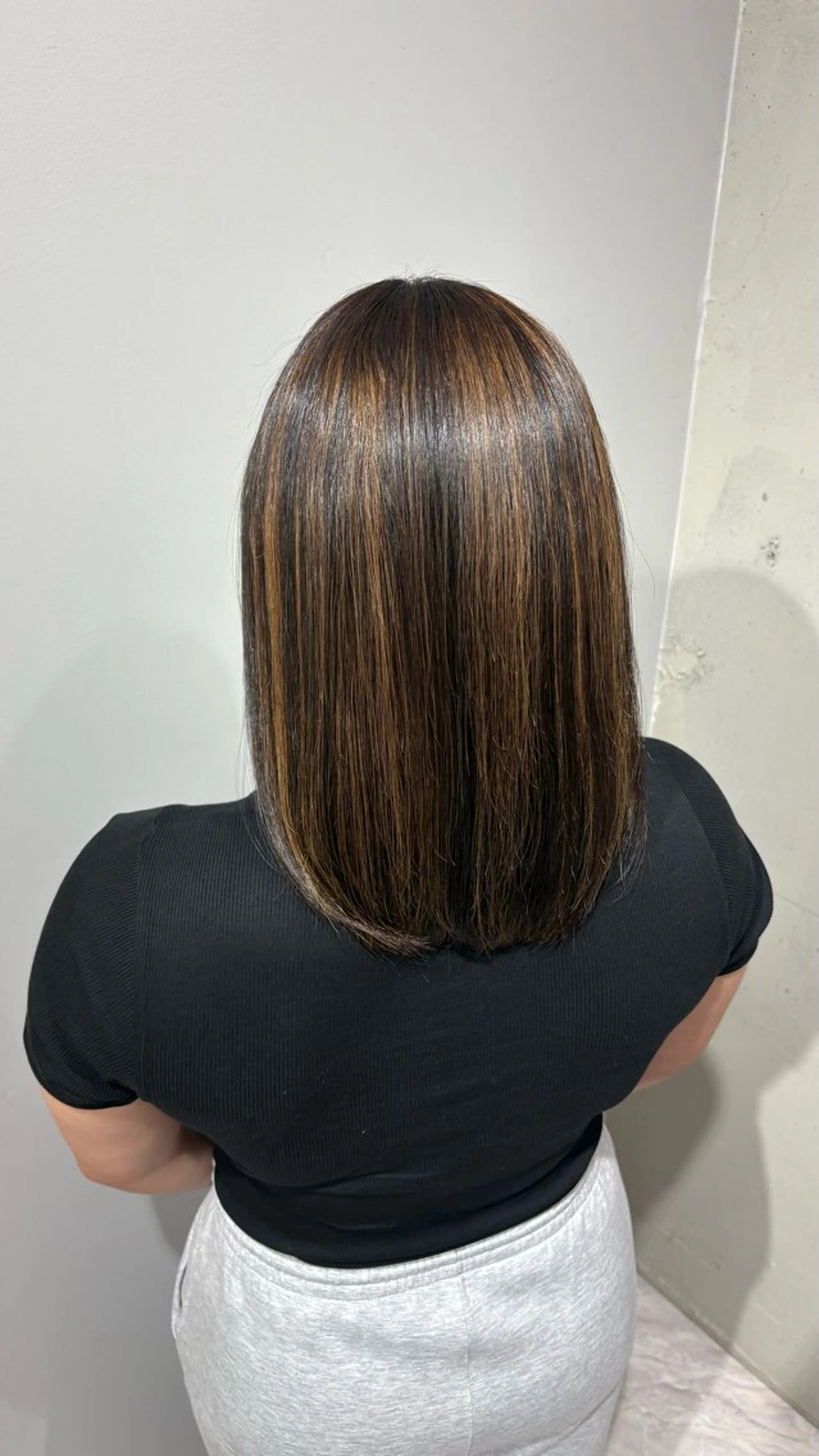 ミディアム パーマ ハイライト 縮毛矯正 トリートメント AMI💛ハイトーン 💛モテ髪のヘアスタイル