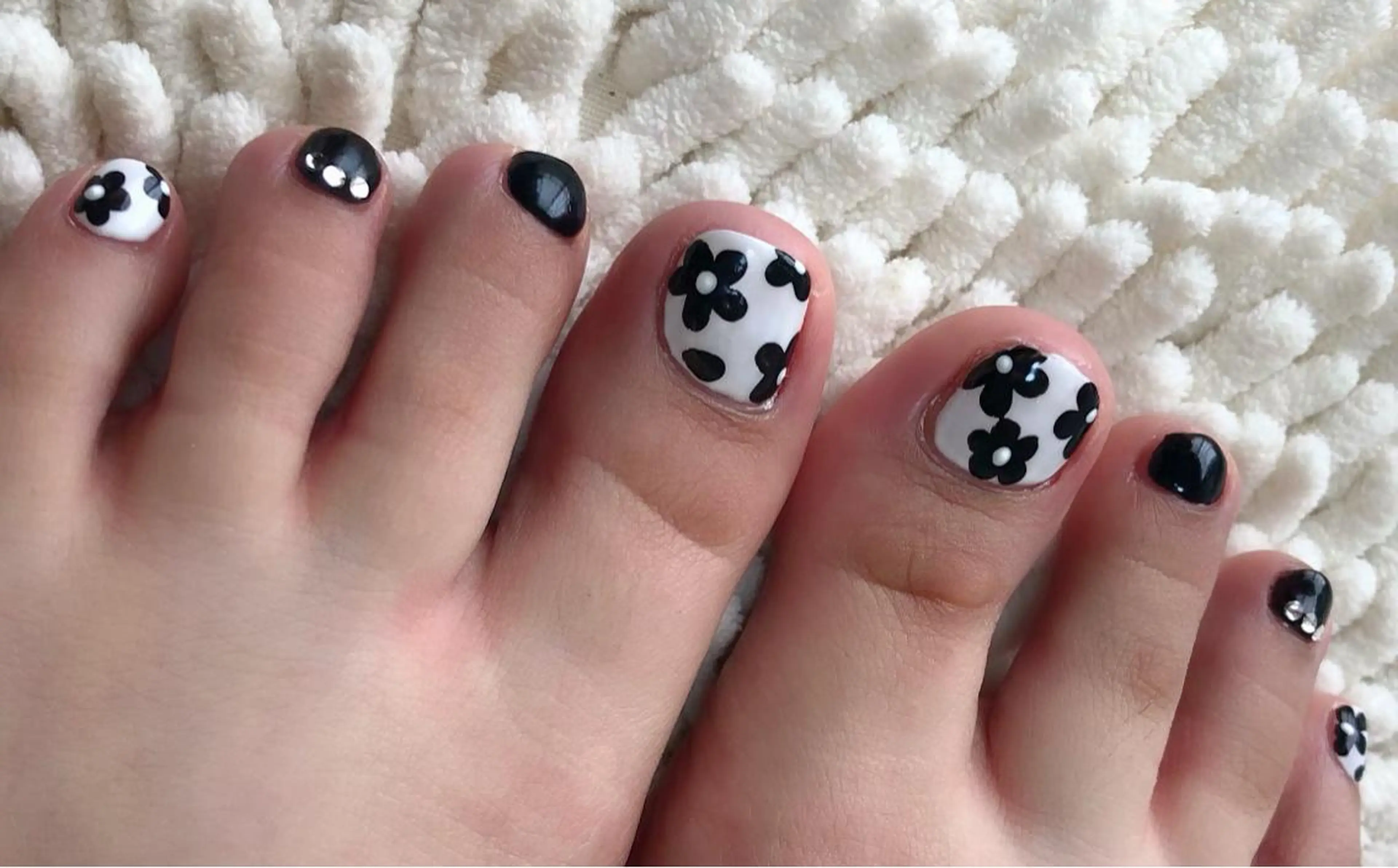 ネイル フットネイル t. yoshizawaのネイルデザイン