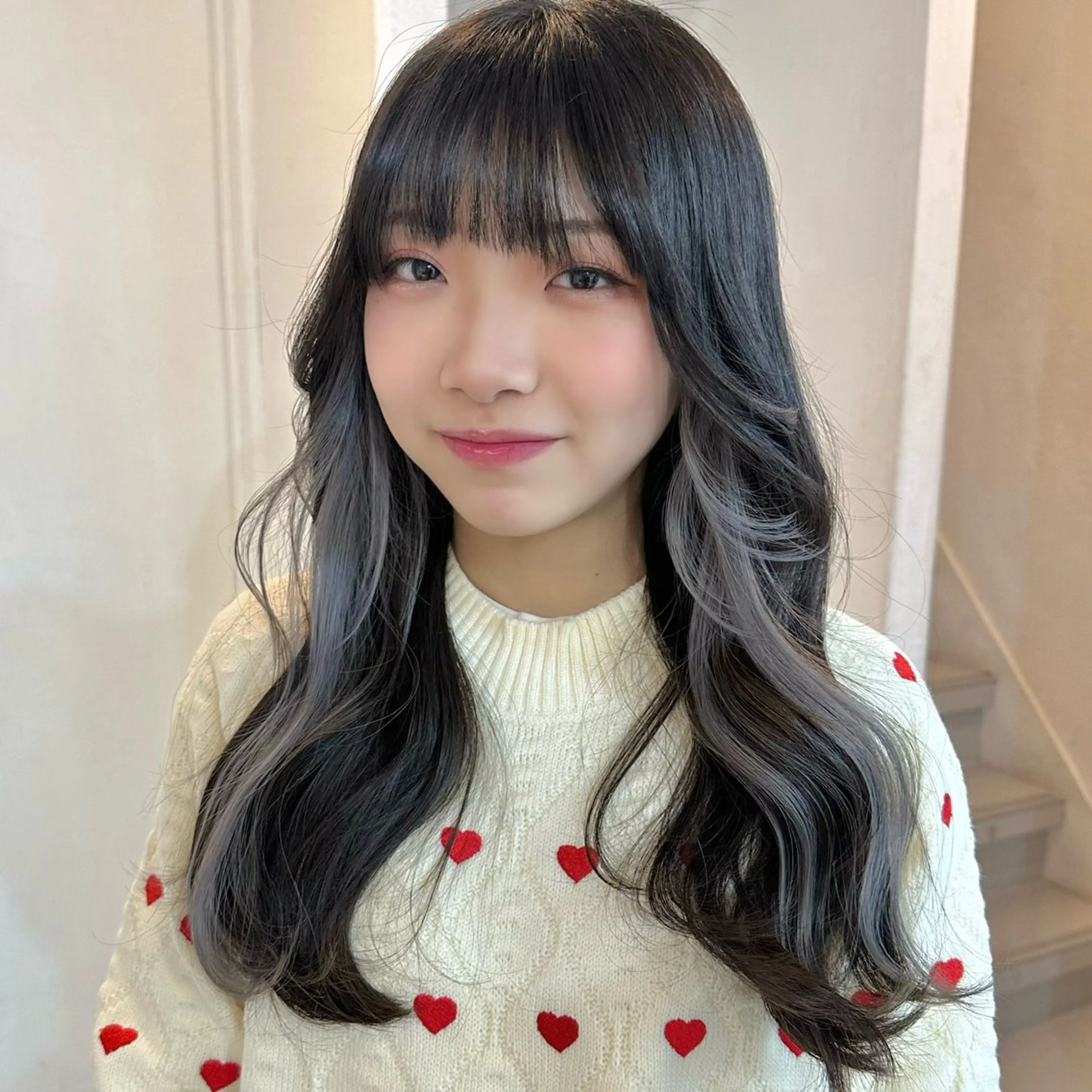 ロング カラー ブリーチ ケアブリーチ ダブルカラー インナーカラー シルバー カット ヘアカラー トリートメント インナーカラー/レイ ヤーカット♡/マキシのヘアスタイル