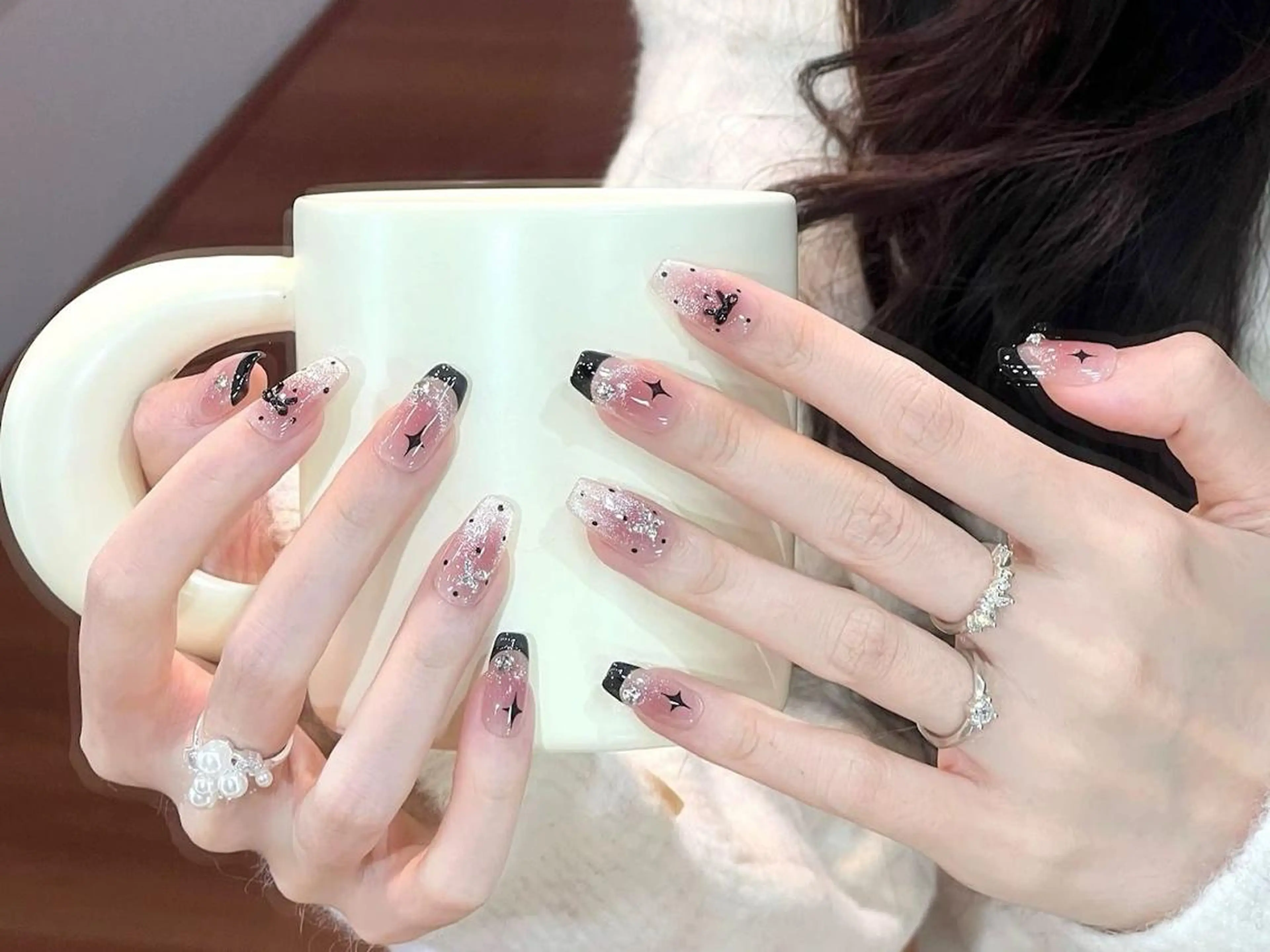 ネイル フレンチネイル ジェルネイル ガーリー ミディアムネイル シンプルネイル ハンドネイル 🎀Sense Nail池袋店🎀のネイルデザイン