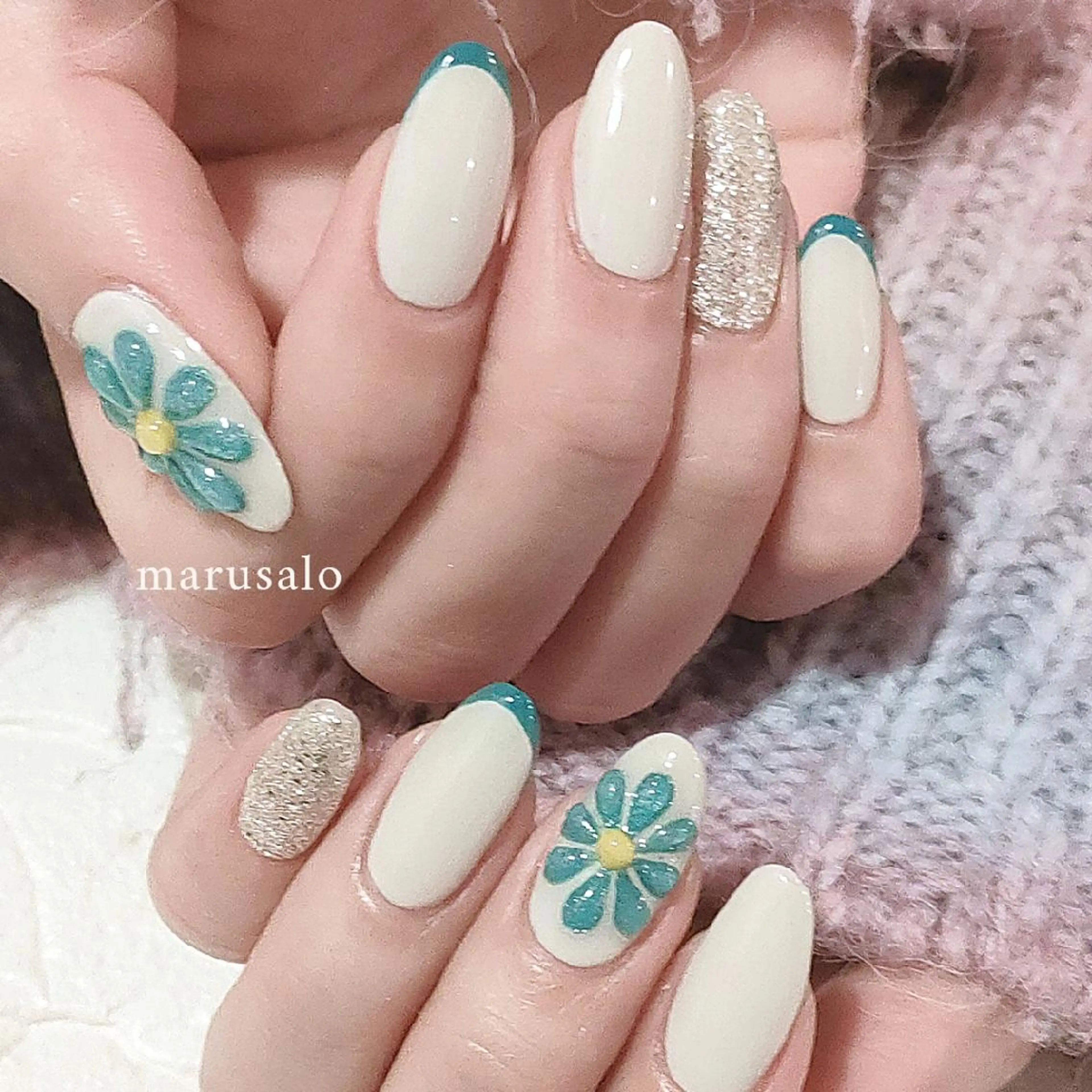ネイル フラワーネイル フレンチネイル ぷっくりネイル 春ネイル ホワイト ハンドネイル marusalo nailのネイルデザイン
