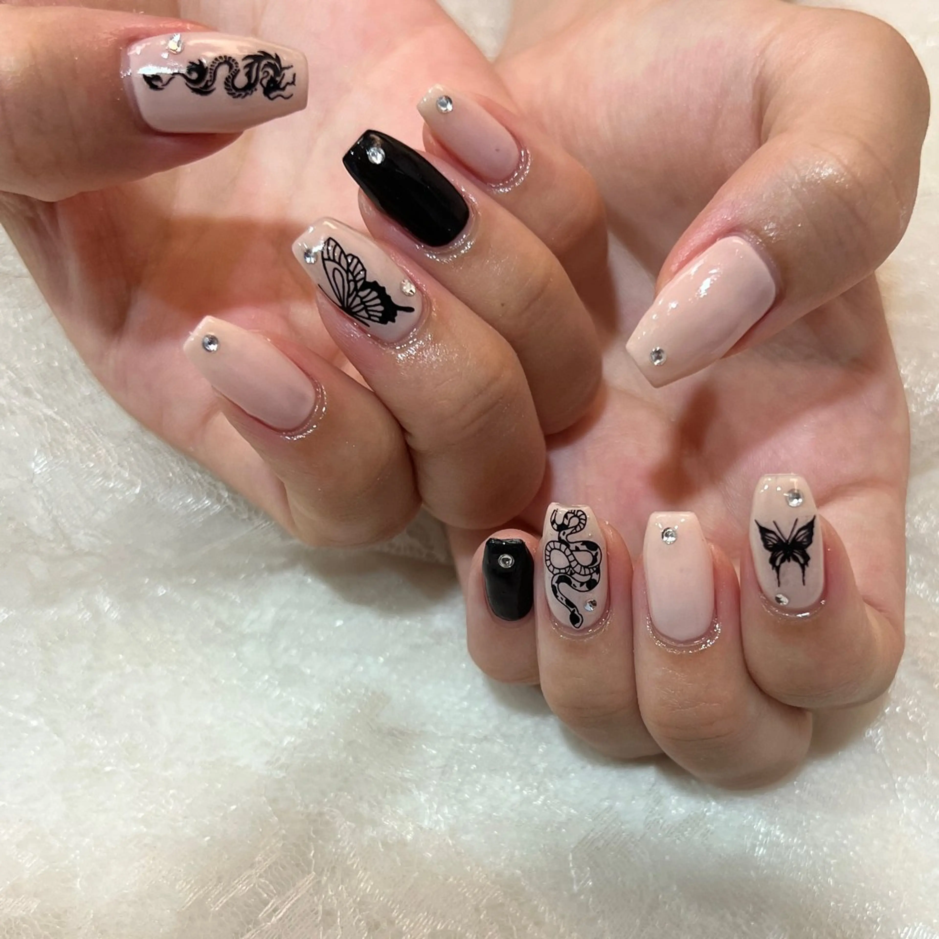 ネイル ハンドネイル 河野 弥月のネイルデザイン