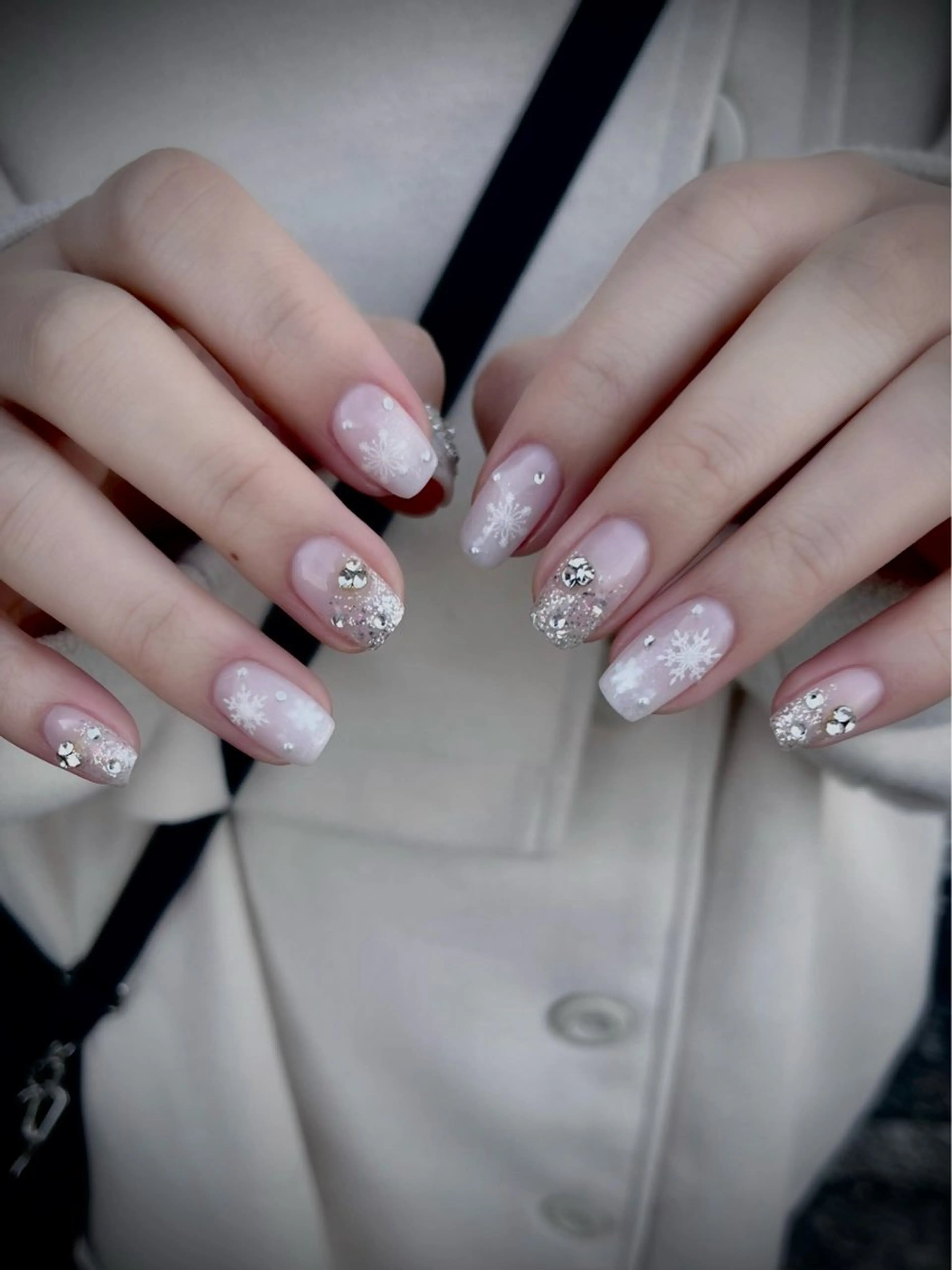 ネイル キラキラネイル マグネットネイル ワンカラーネイル スカルプネイル ワンホンネイル nine.🦋 YUKOのネイルデザイン