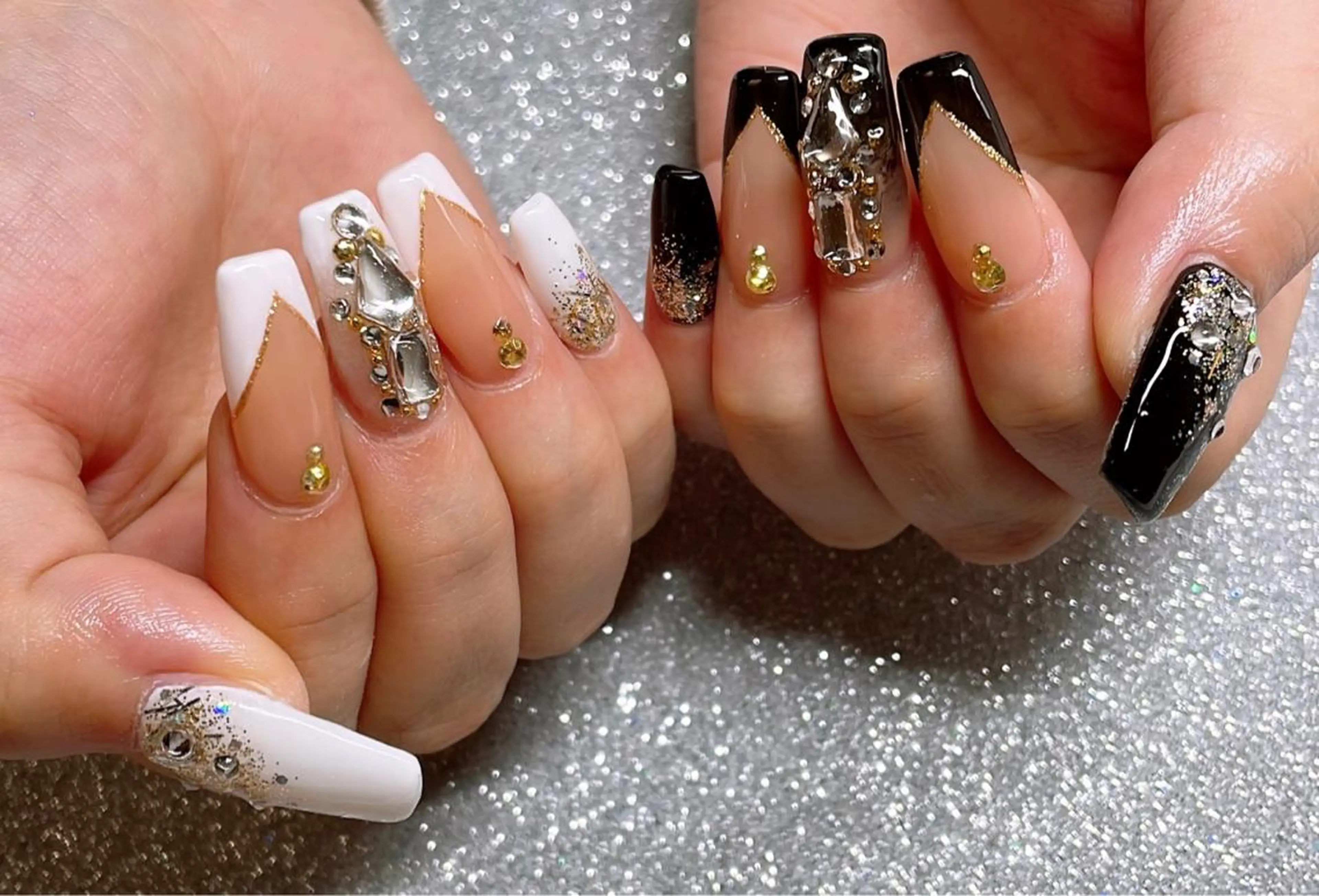 ネイル ハンドネイル VIERU 🌈🎀💖のネイルデザイン