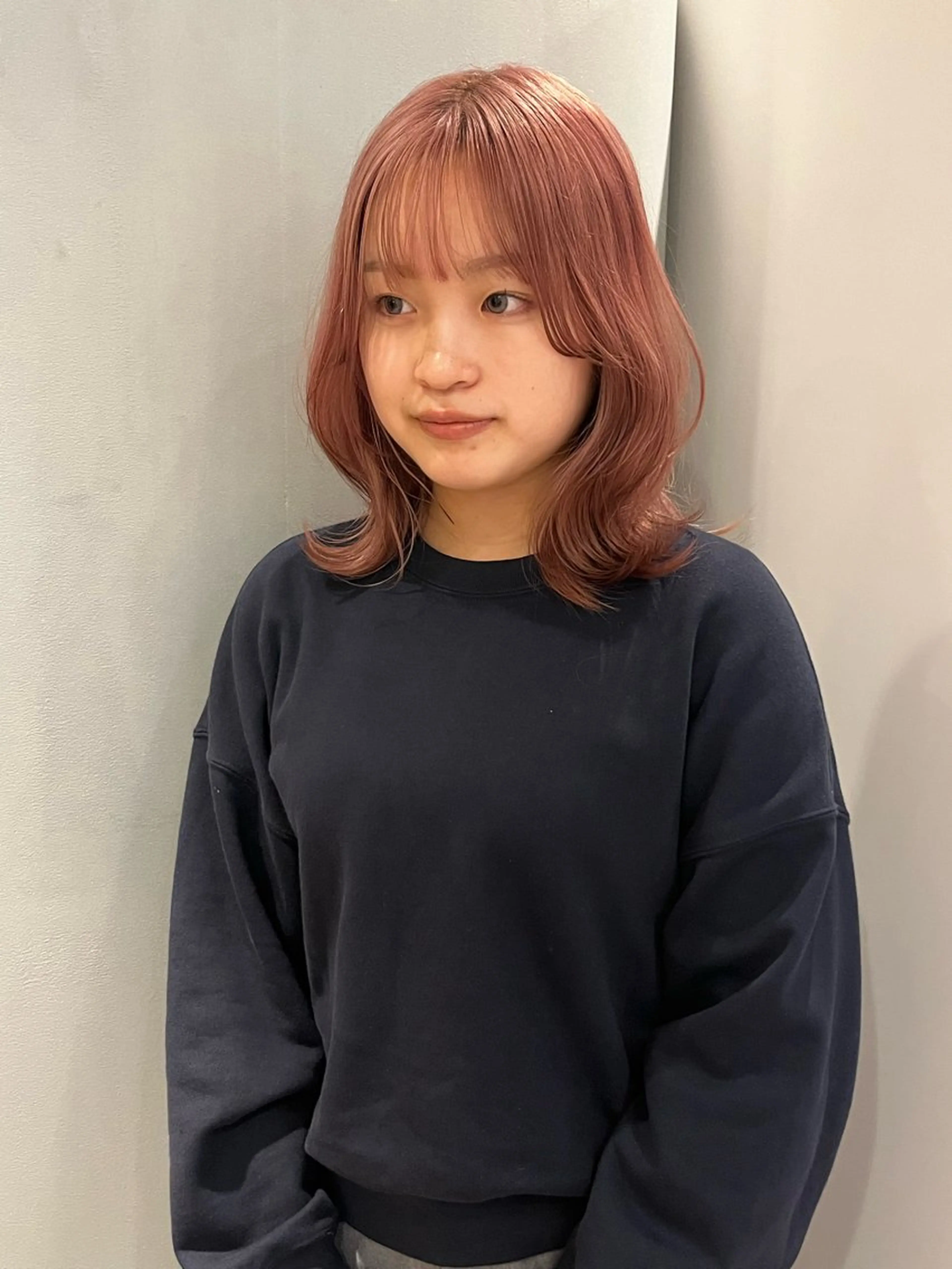 ミディアム lot Kanau ハイトーン／デザインのヘアスタイル