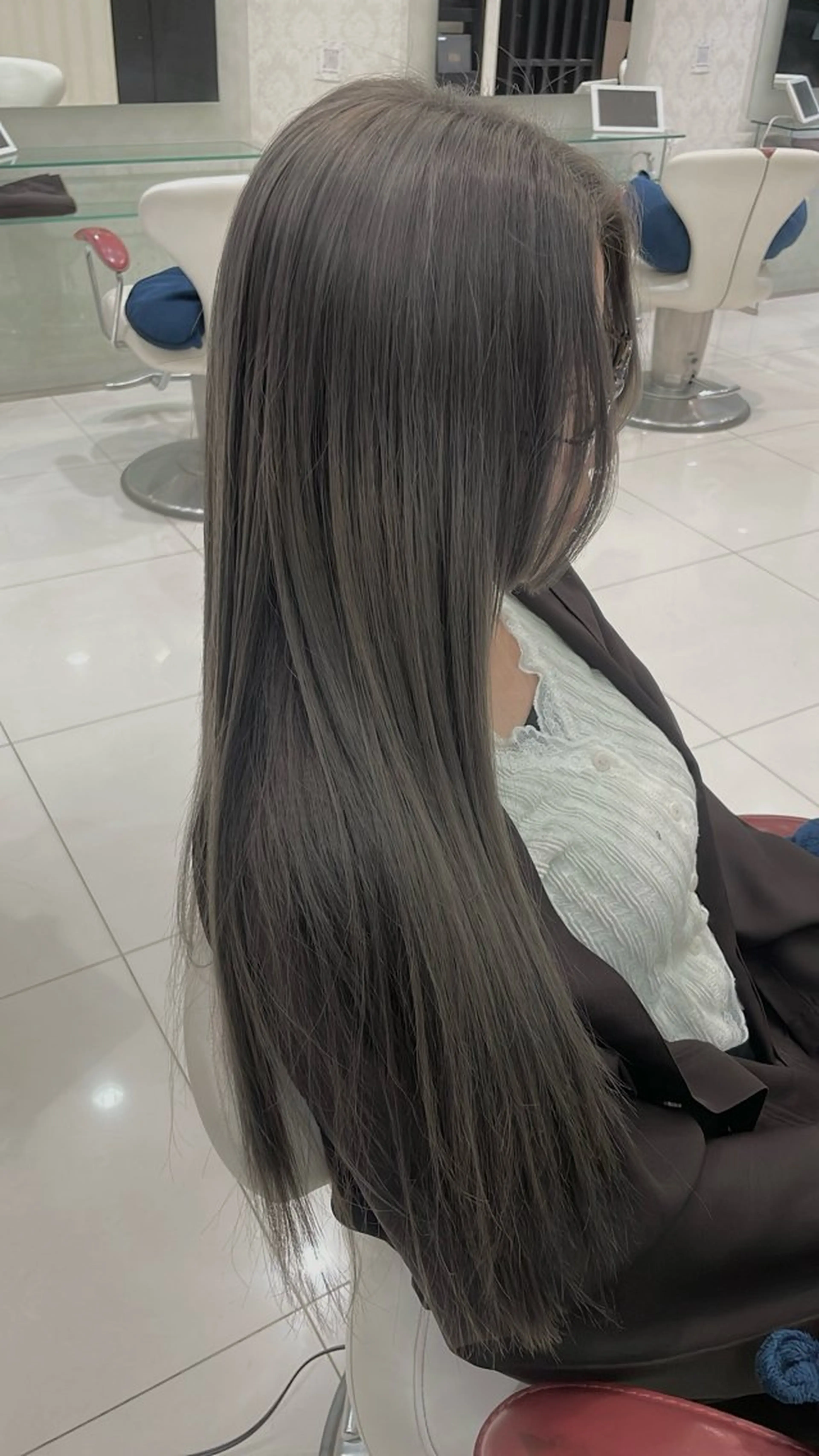 カラー 中河 美裕のヘアスタイル