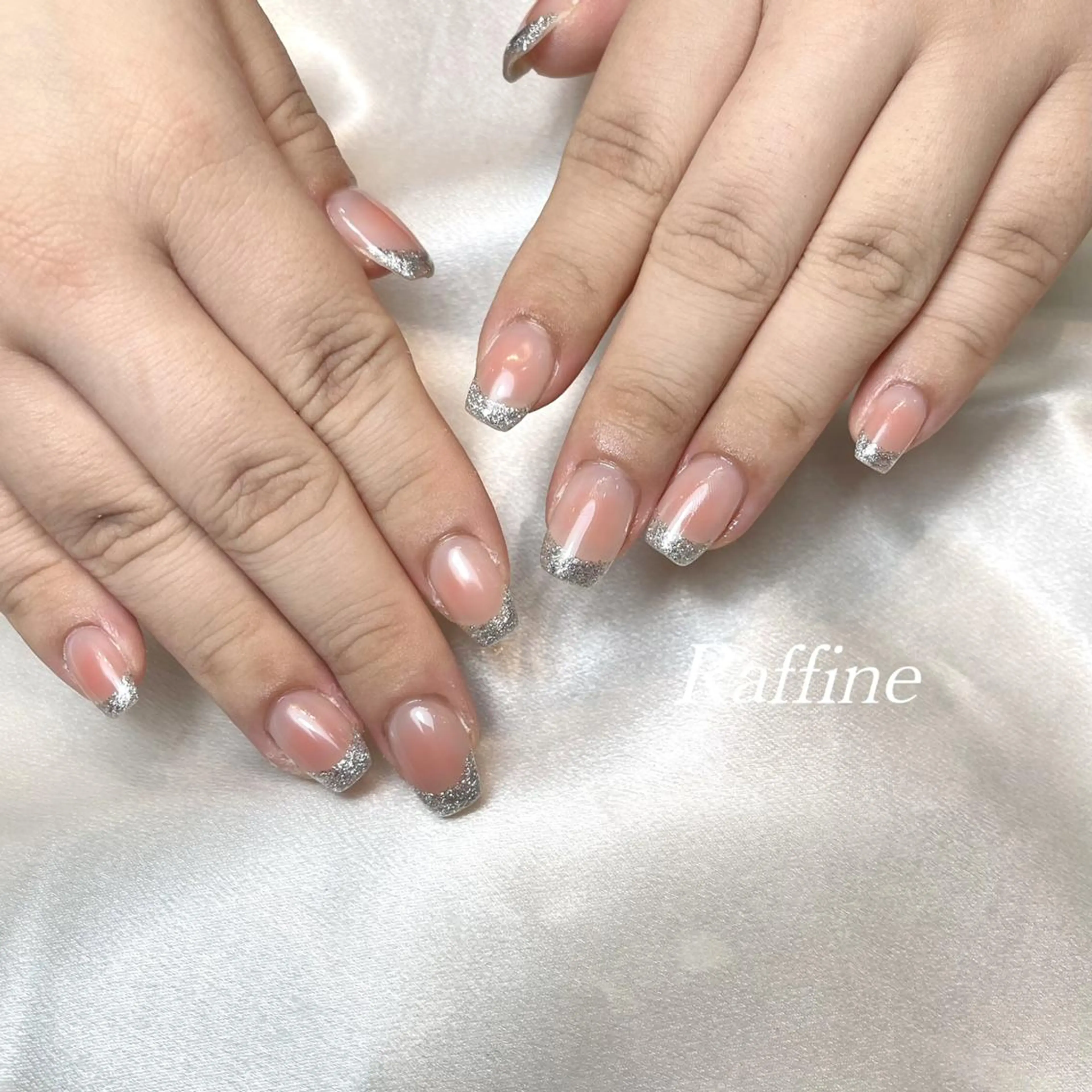 ネイル RAFFINE 月🦋🩵のネイルデザイン