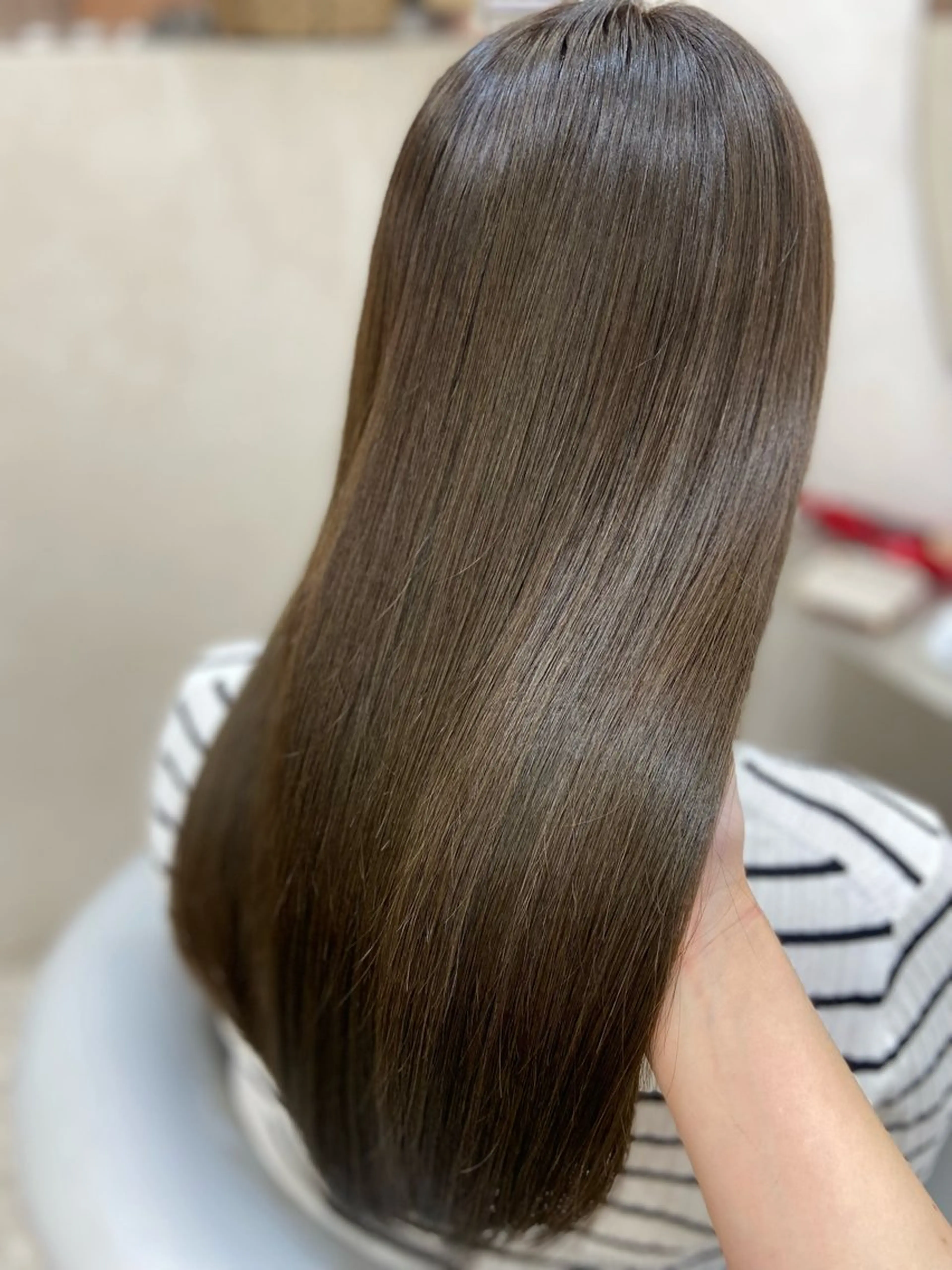 ロング カラー ブリーチ 透明感カラー グレージュ ブリーチなしカラー オリーブグレージュ カット ヘアカラー トリートメント 新宿/韓国ヘア 中明度カラー/かやのヘアスタイル