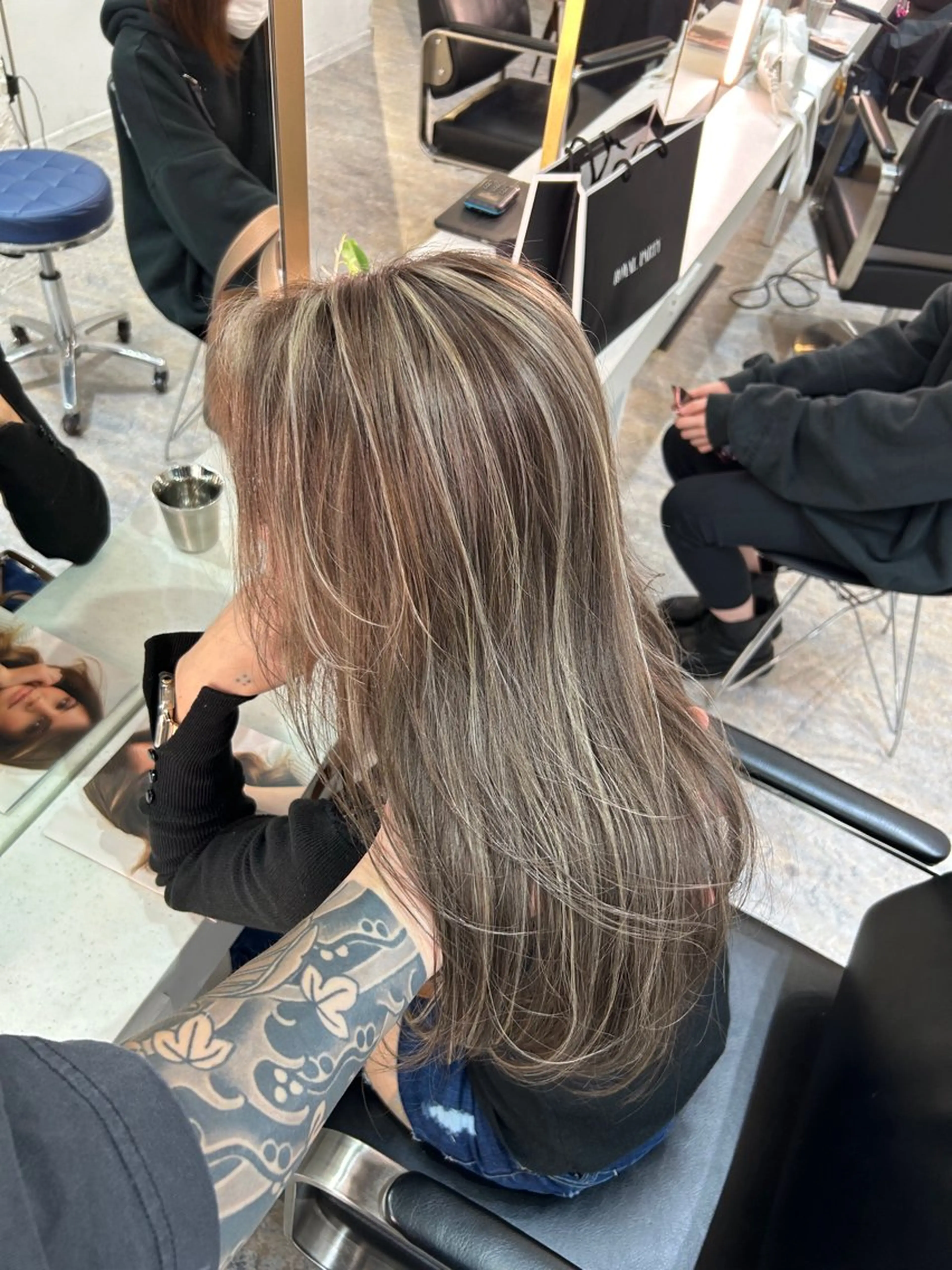 セミロング カラー レイヤーカット カット ヘアカラー トリートメント レイヤーカット BLend 渋谷のヘアスタイル