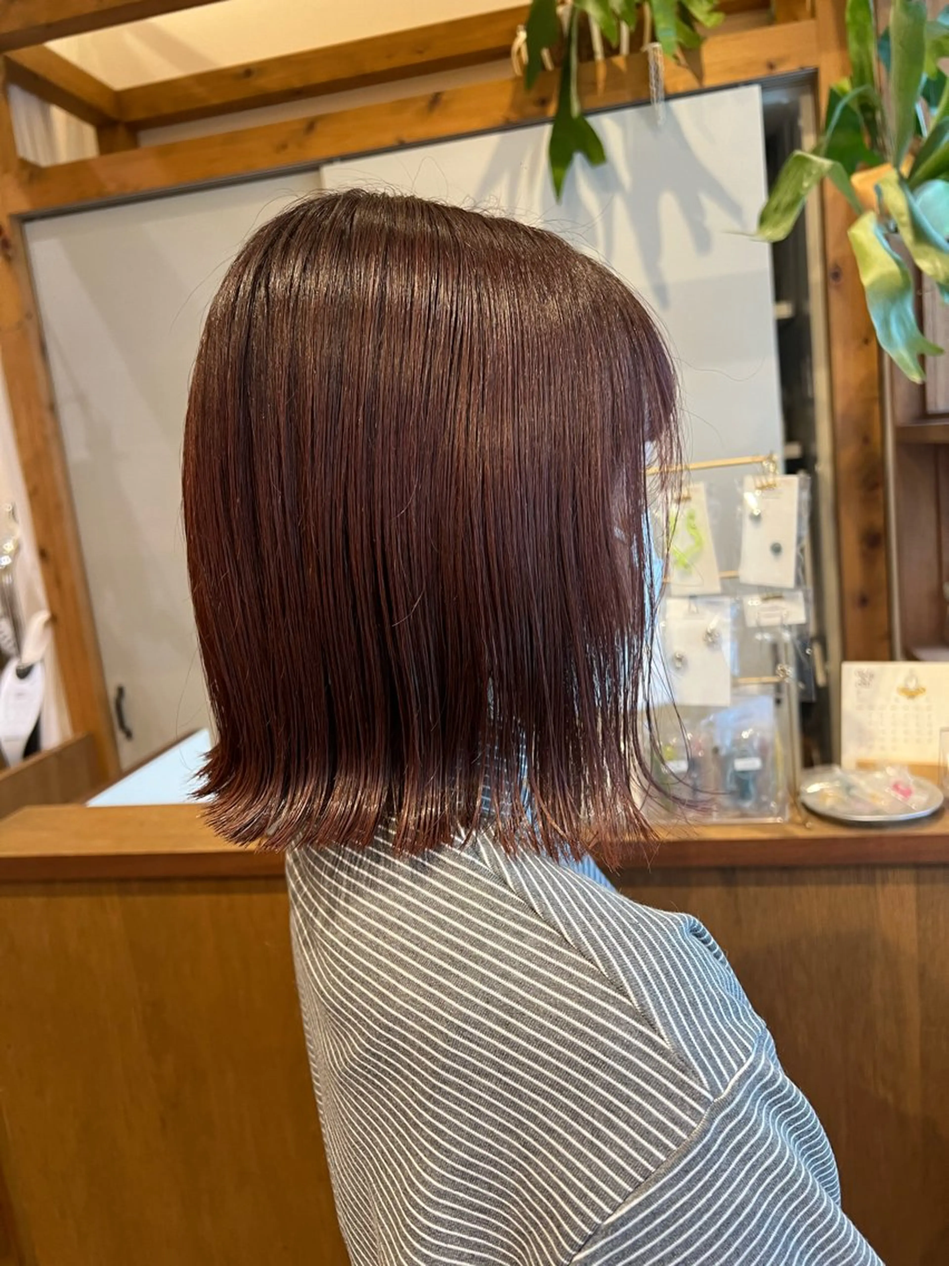 ミディアム カラー ブラウンカラー ピンクカラー ピンクブラウン カット ヘアカラー トリートメント ENIF 大島 芽生のヘアスタイル