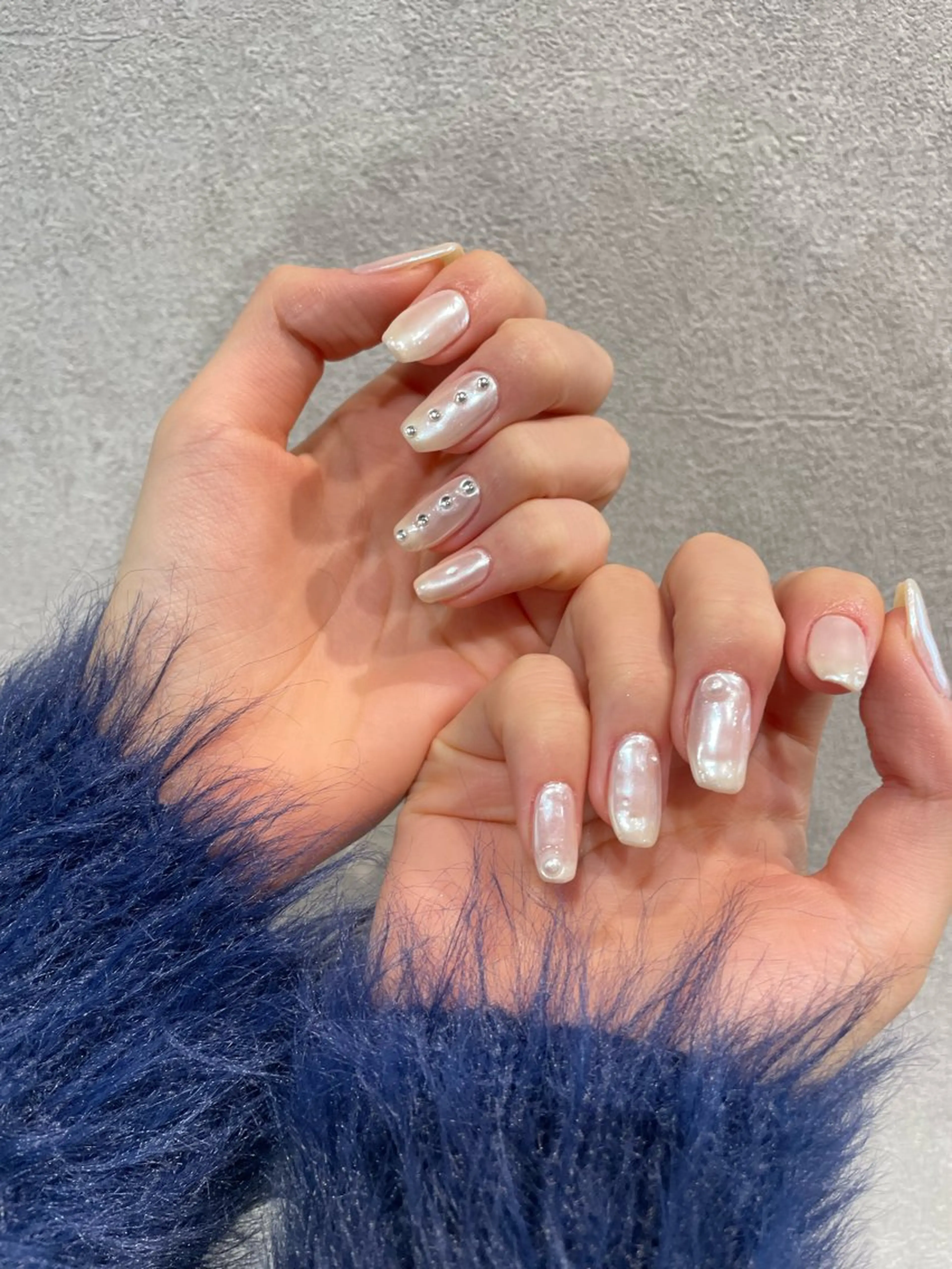 ネイル ニュアンスネイル オフィスネイル ホワイト ハンドネイル ナチュラル透明感🌱 小山美樹子のヘアスタイル