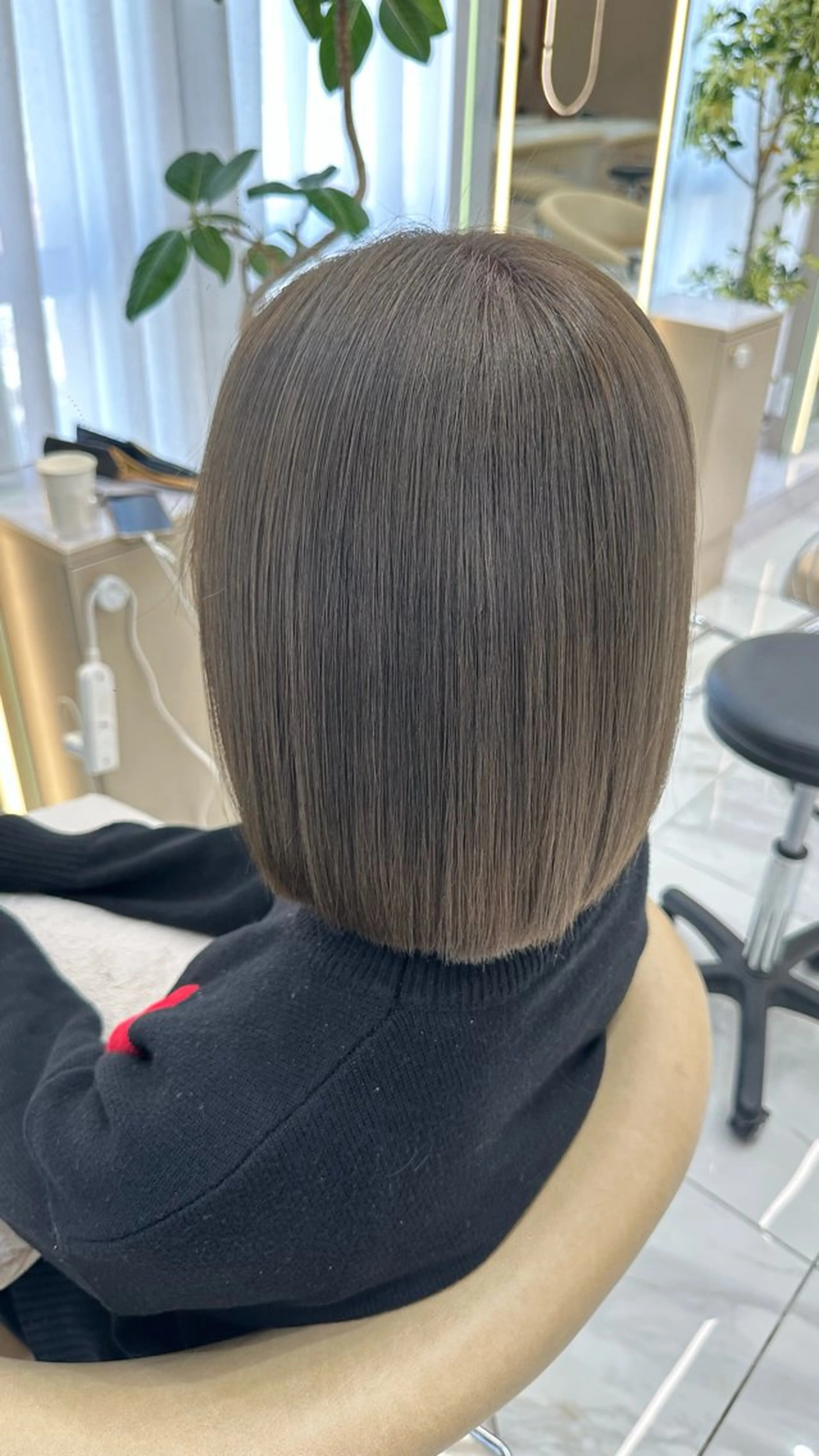 【学割】ブリーチリタッチ➕透明感カラー➕内部補修トリートメントの写真