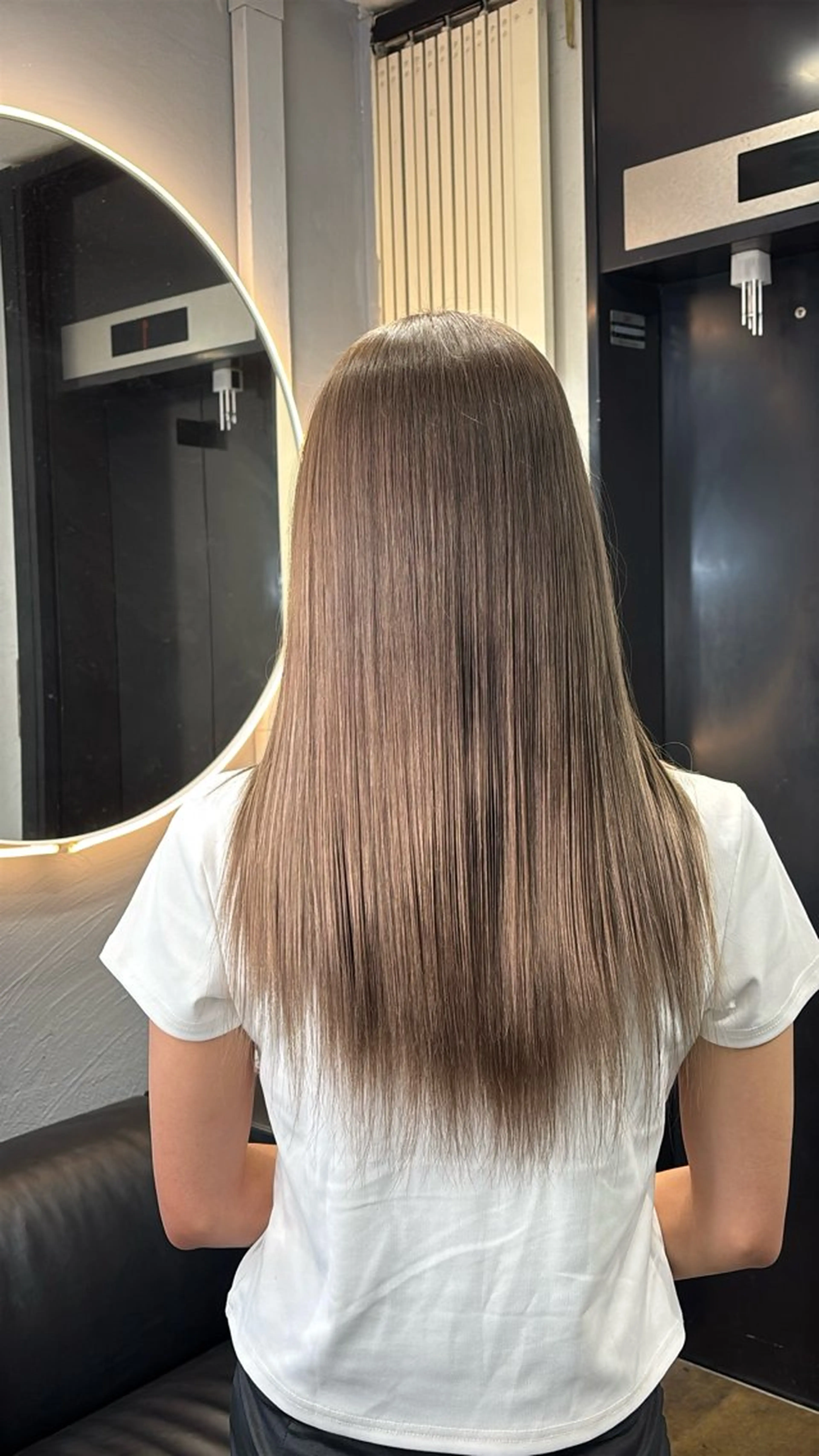 ロング ヘアカラー トリートメント 韓国ヘア/ブリーチ無 しWカラー/オリーブのヘアスタイル