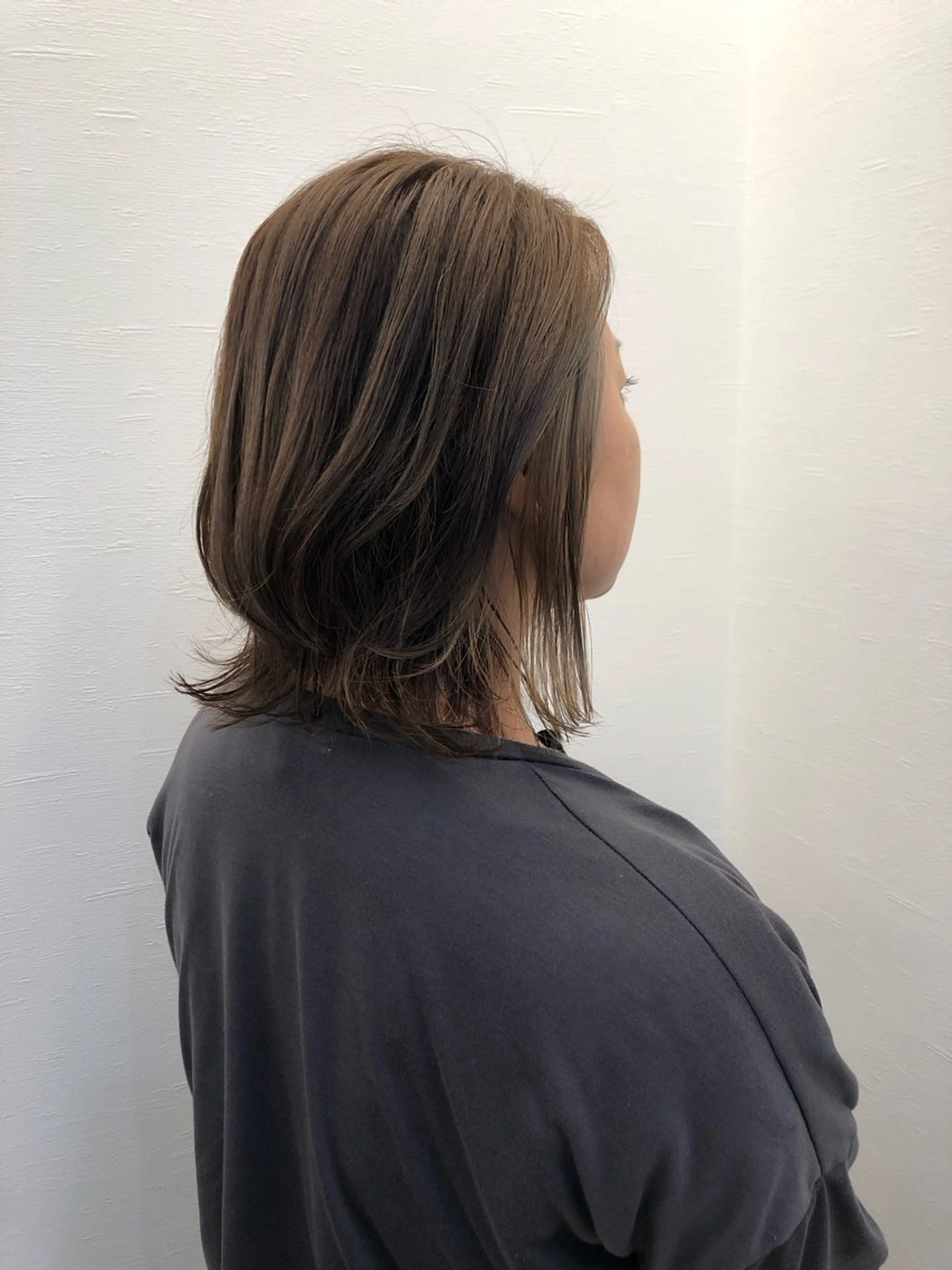 カラー Ruang所属・ツノガイ エリのヘアスタイル