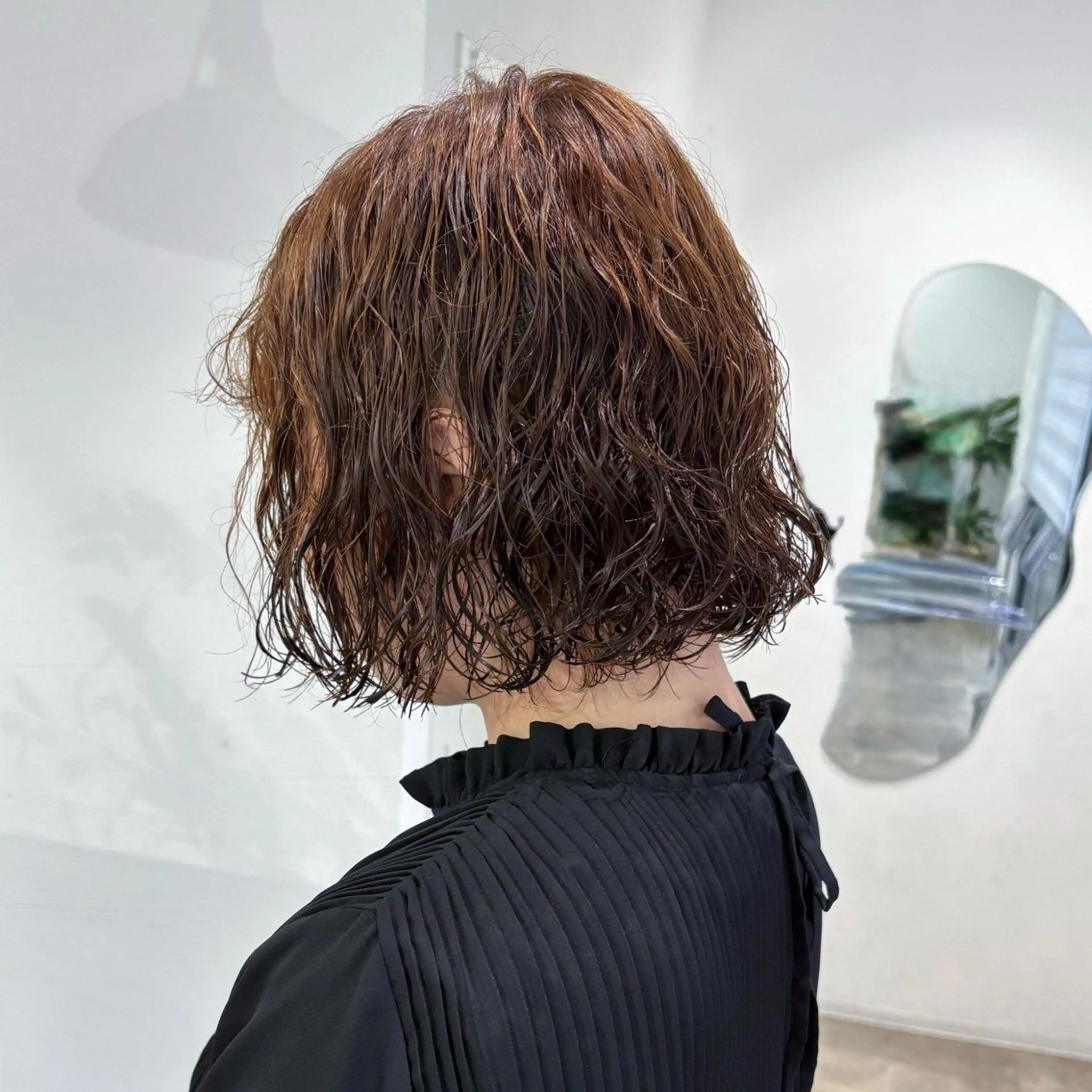 ミディアム パーマ 切りっぱなしボブ ミディアムパーマ ボブ ニュアンスパーマ カット パーマ パーマ特化美容師 mikuのヘアスタイル