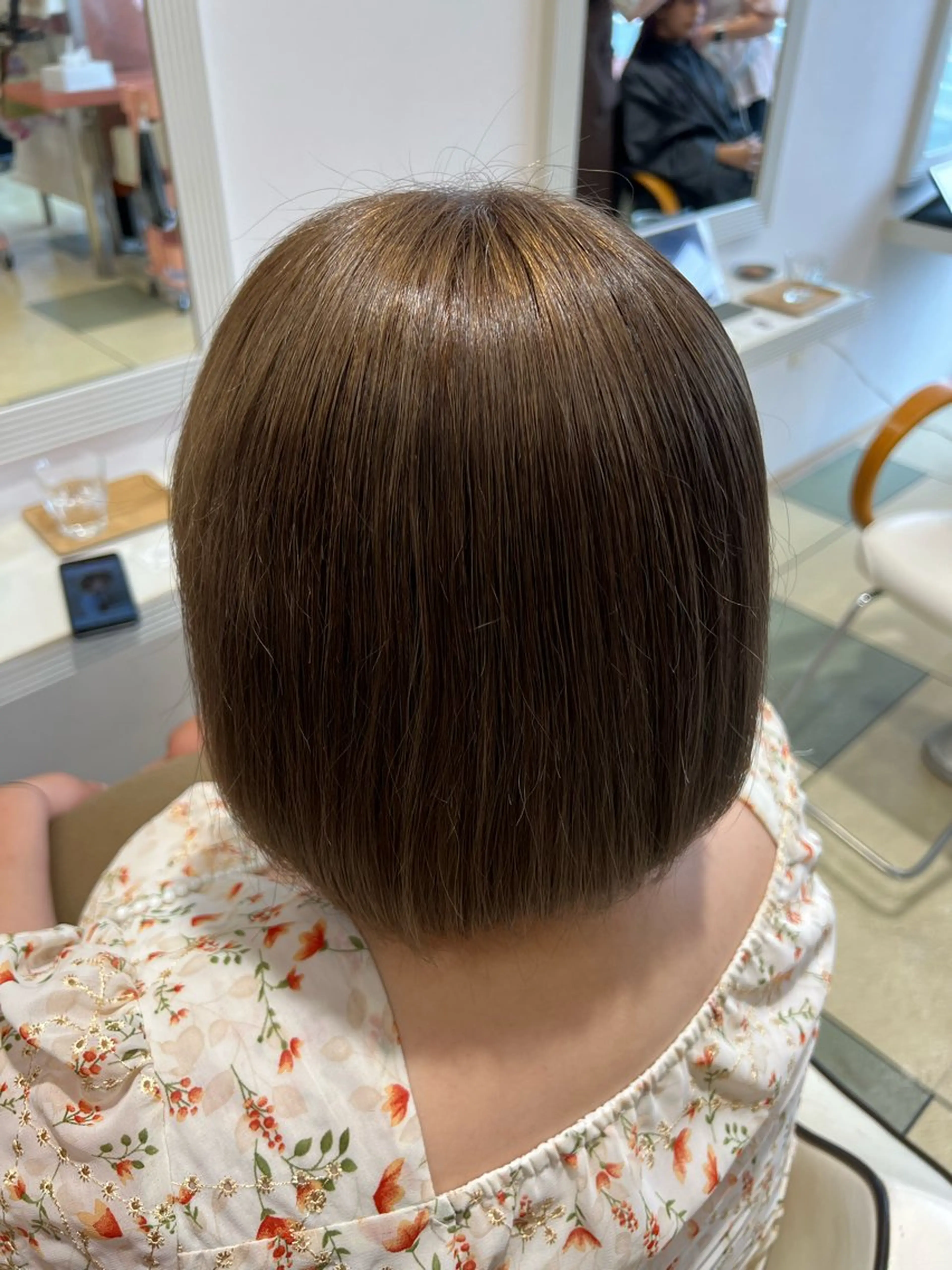 ショート カラー カット ヘアカラー トリートメント ☘️折戸結菜☘️ ハイトーンカラーのヘアスタイル