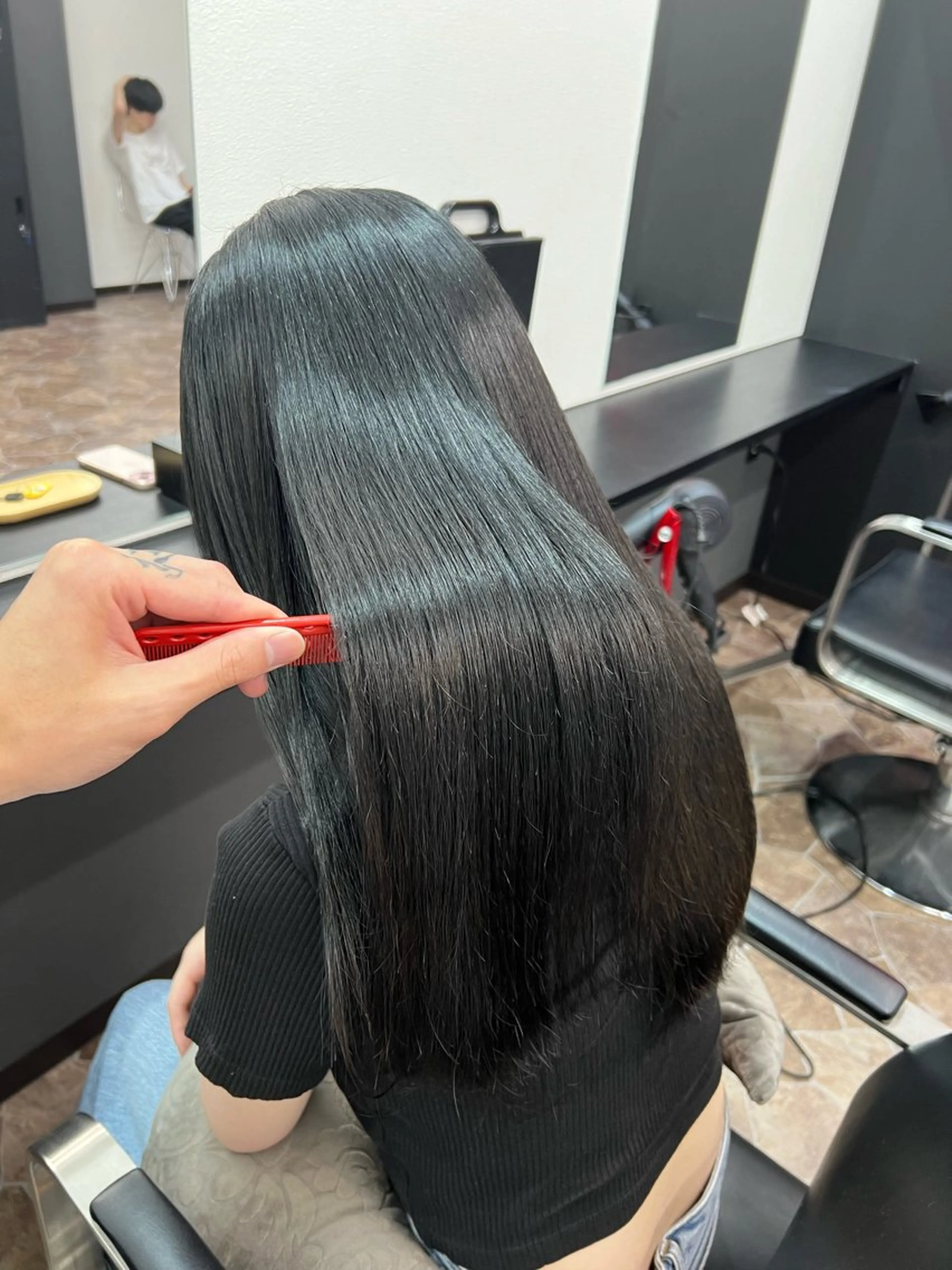 ロング 髪質改善 縮毛矯正 フリーダムマティーニ所属・藤本 翔己のヘアスタイル