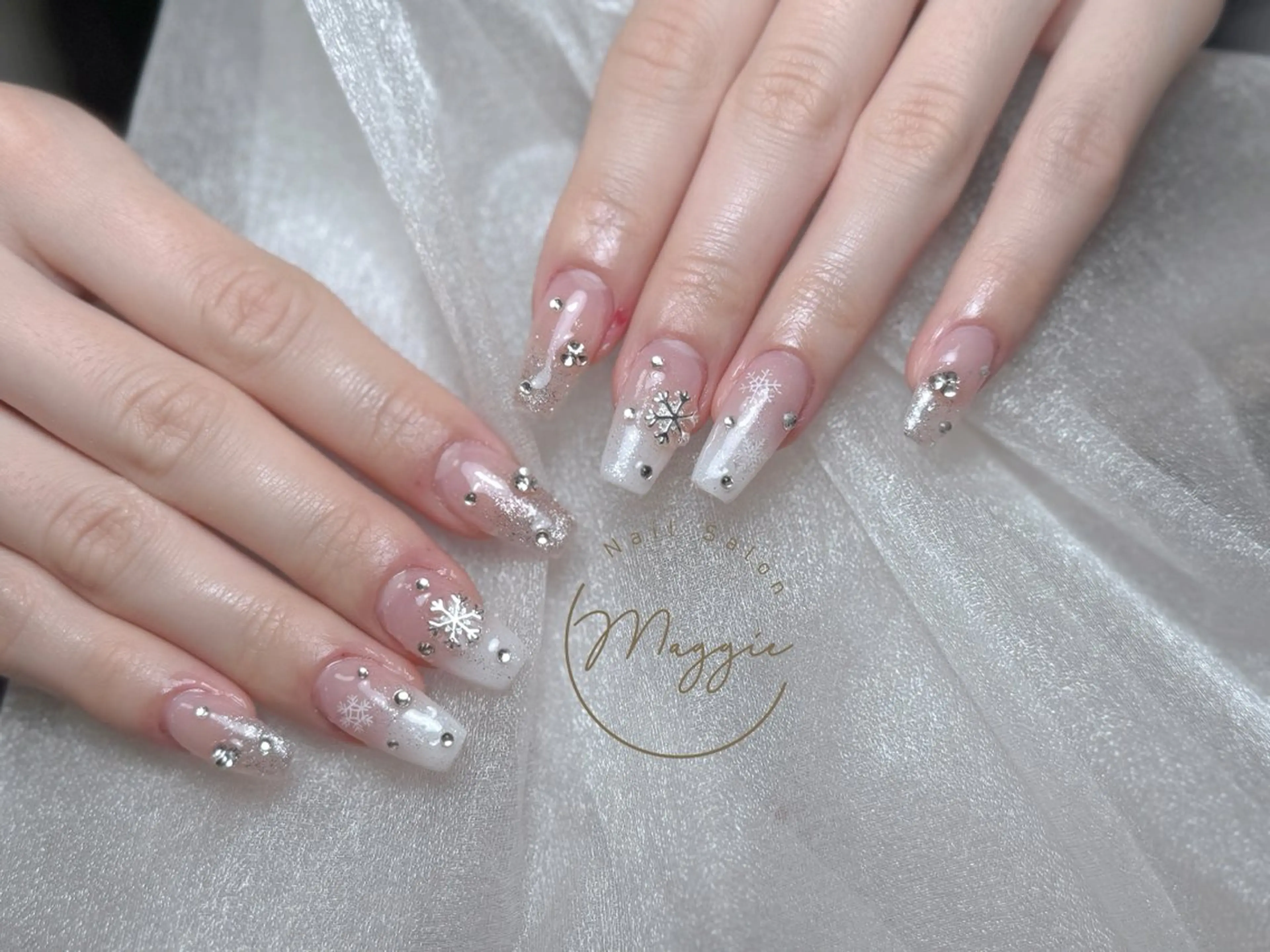 ネイル Maggie Nail🦩のネイルデザイン
