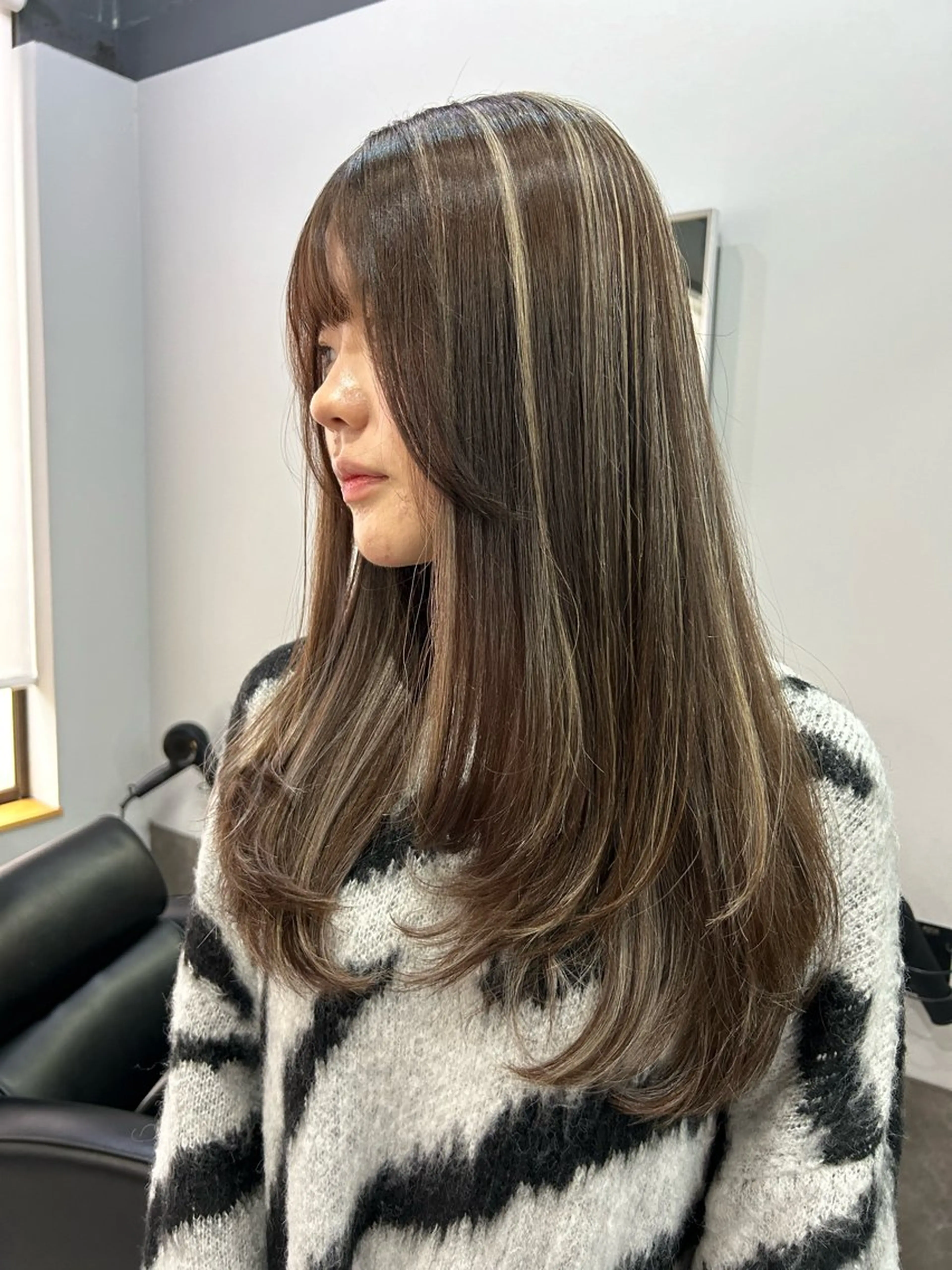 セミロング ミディアムレイヤー カット/ハイライトのヘアスタイル